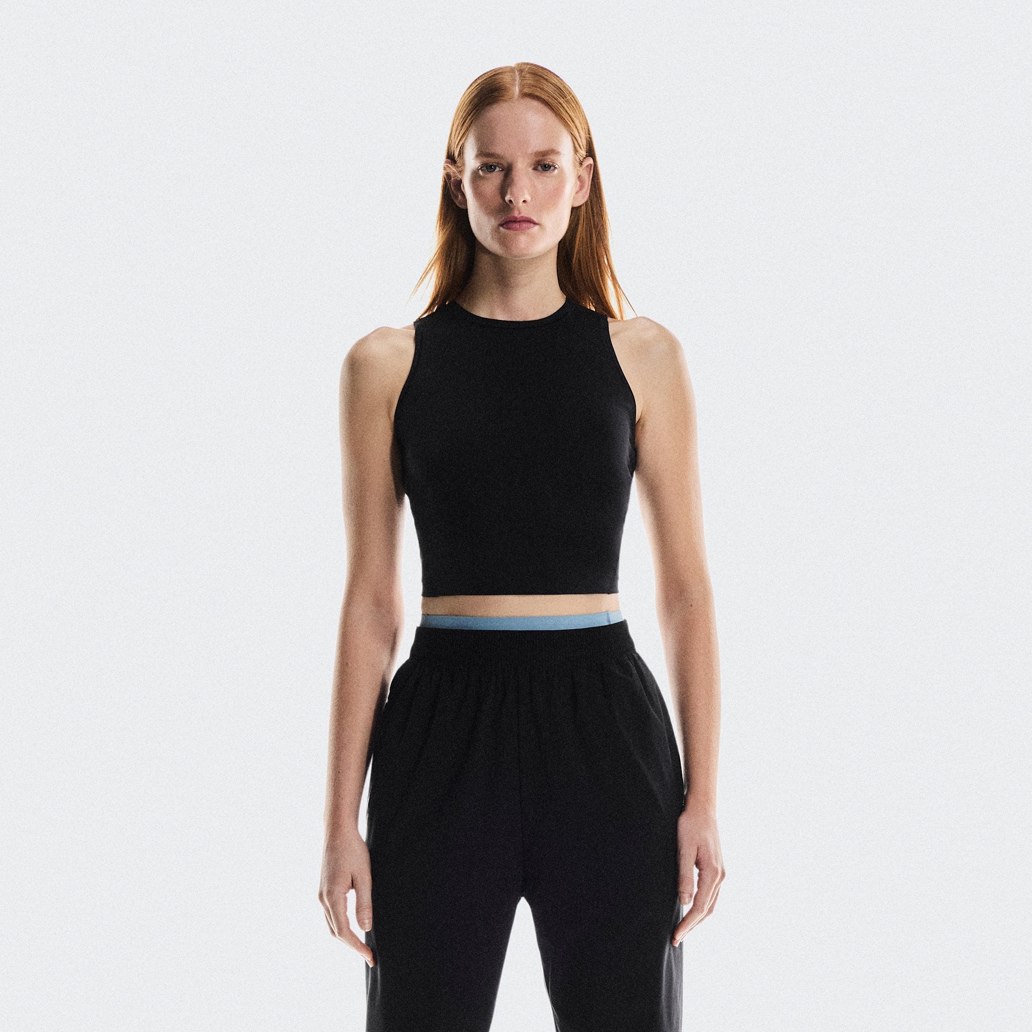 On Studio Crop Black
