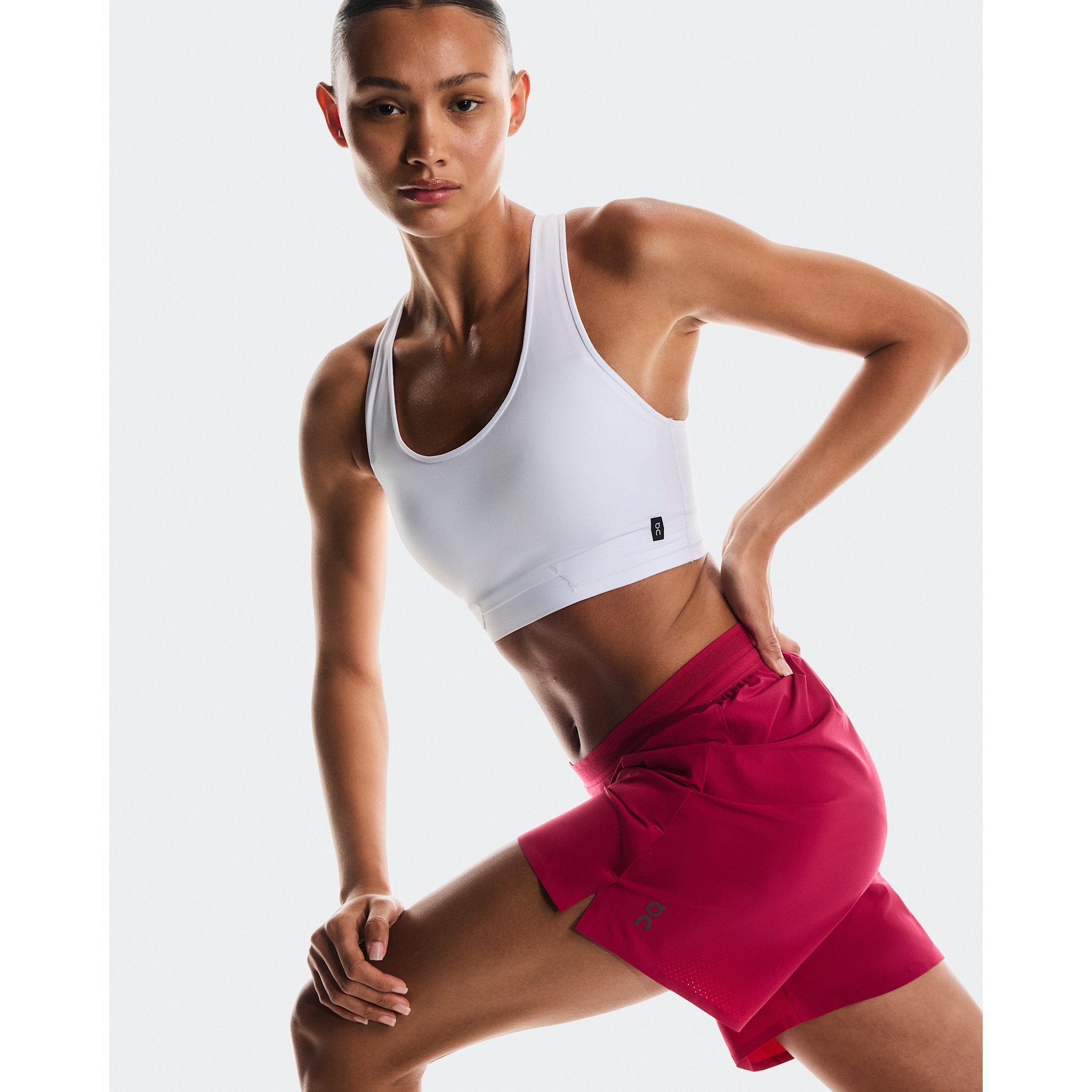 On 5" Performance Shorts Grenadine