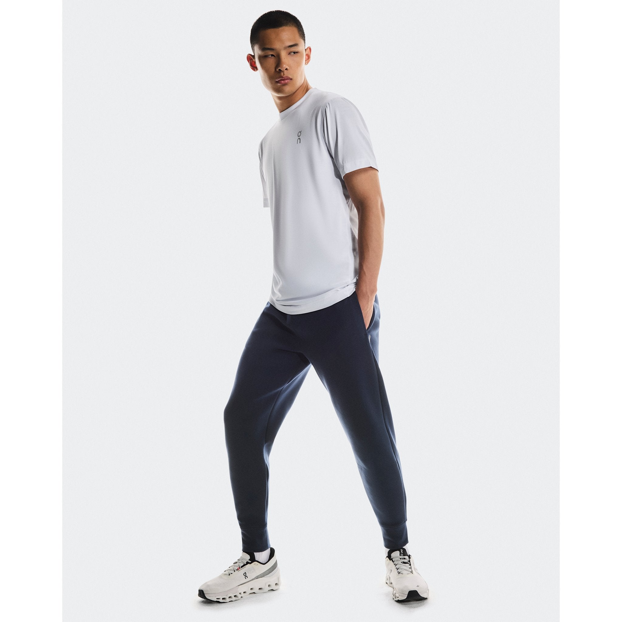 On Focus Tech Sweatpants Navy