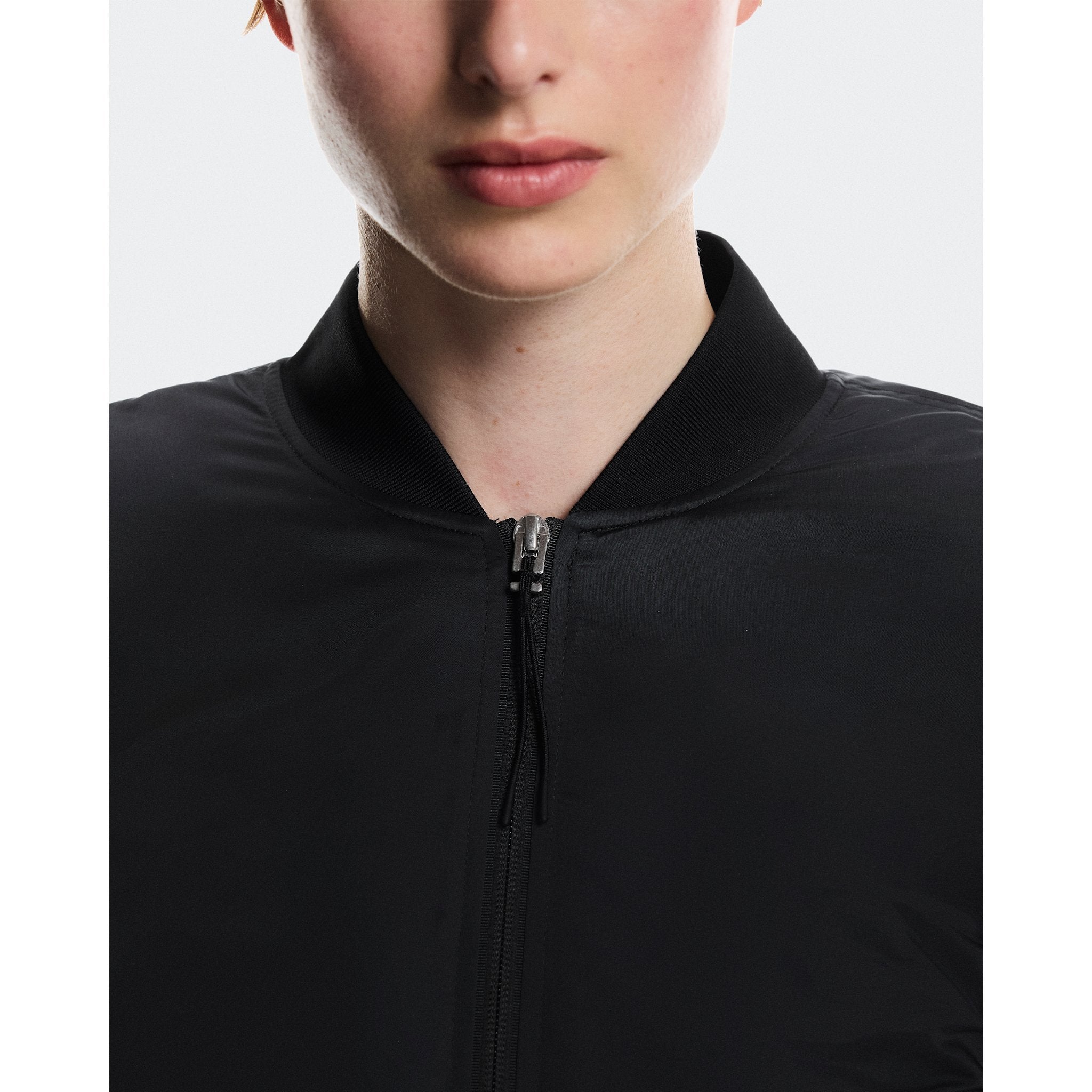 On Bomber Jacket Black