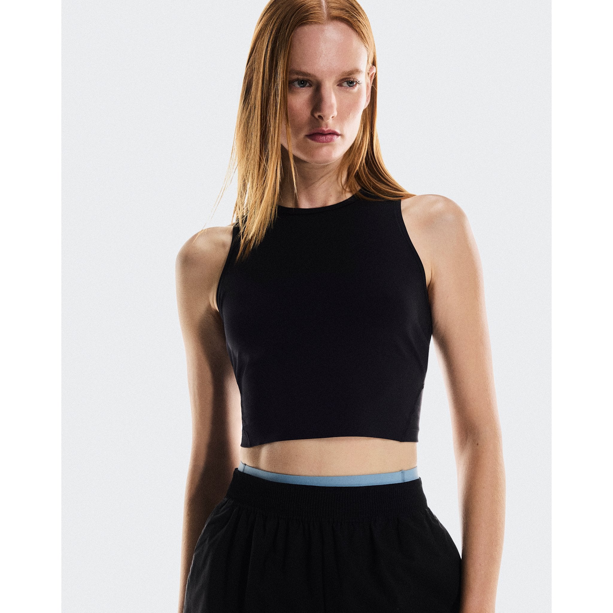 On Studio Crop Black