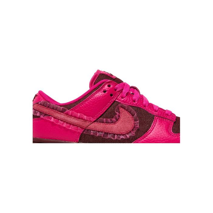 Nike Wmns Dunk Low 'Valentine's Day'