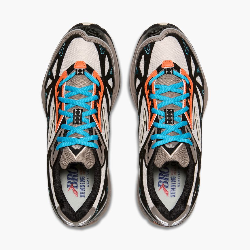 Brooks Cascadia 1 Moonbeam/Black/Camellia