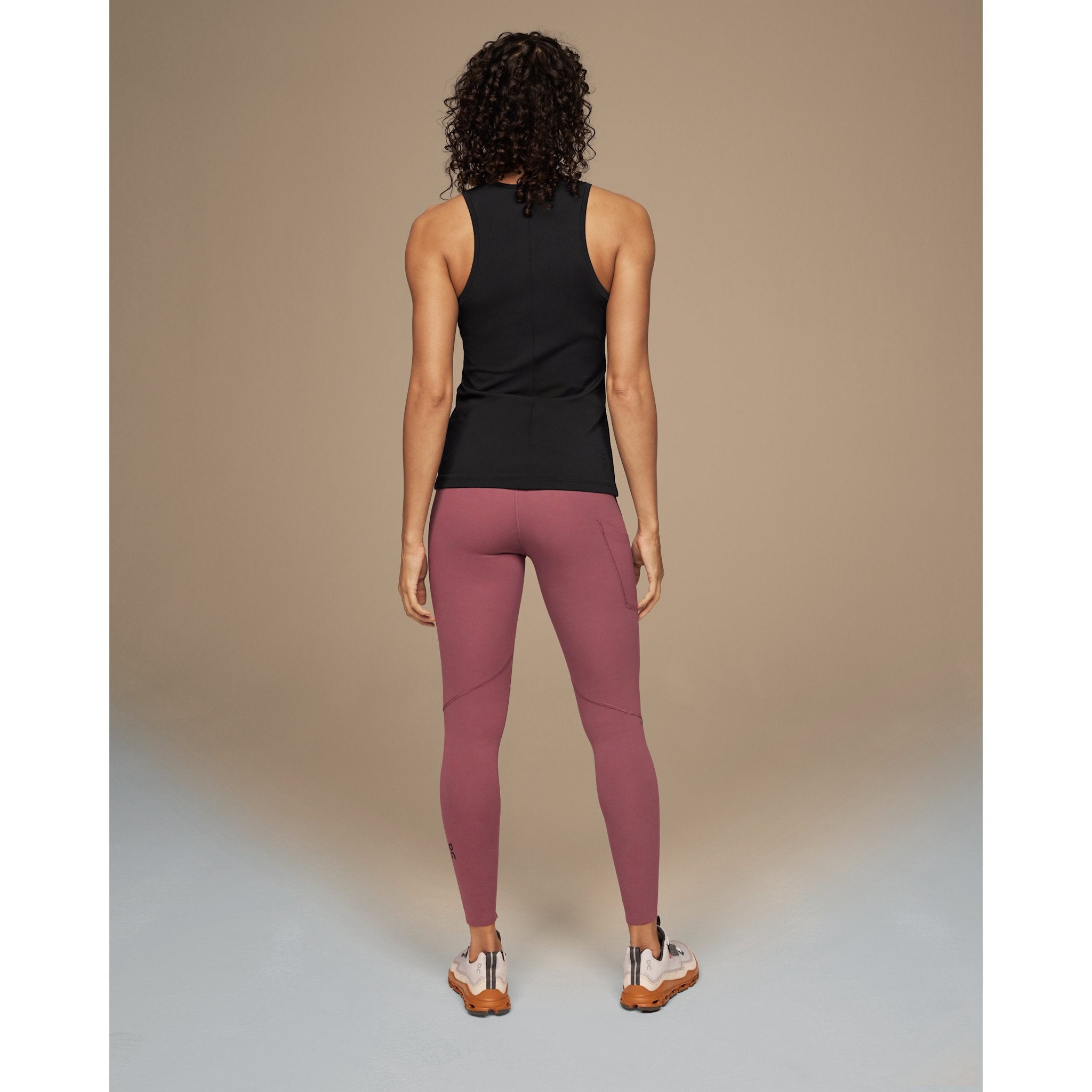 On Movement Tank Black