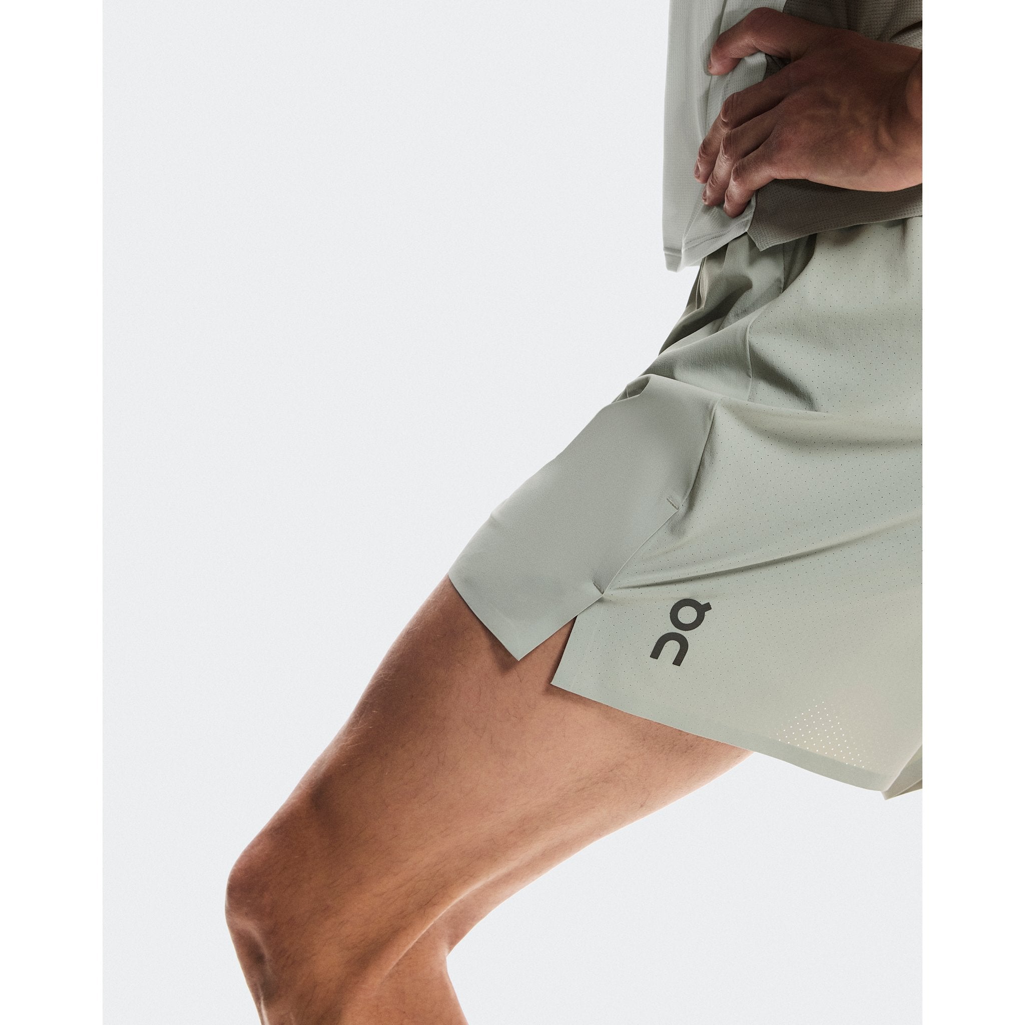 On 5" Performance Shorts Tin