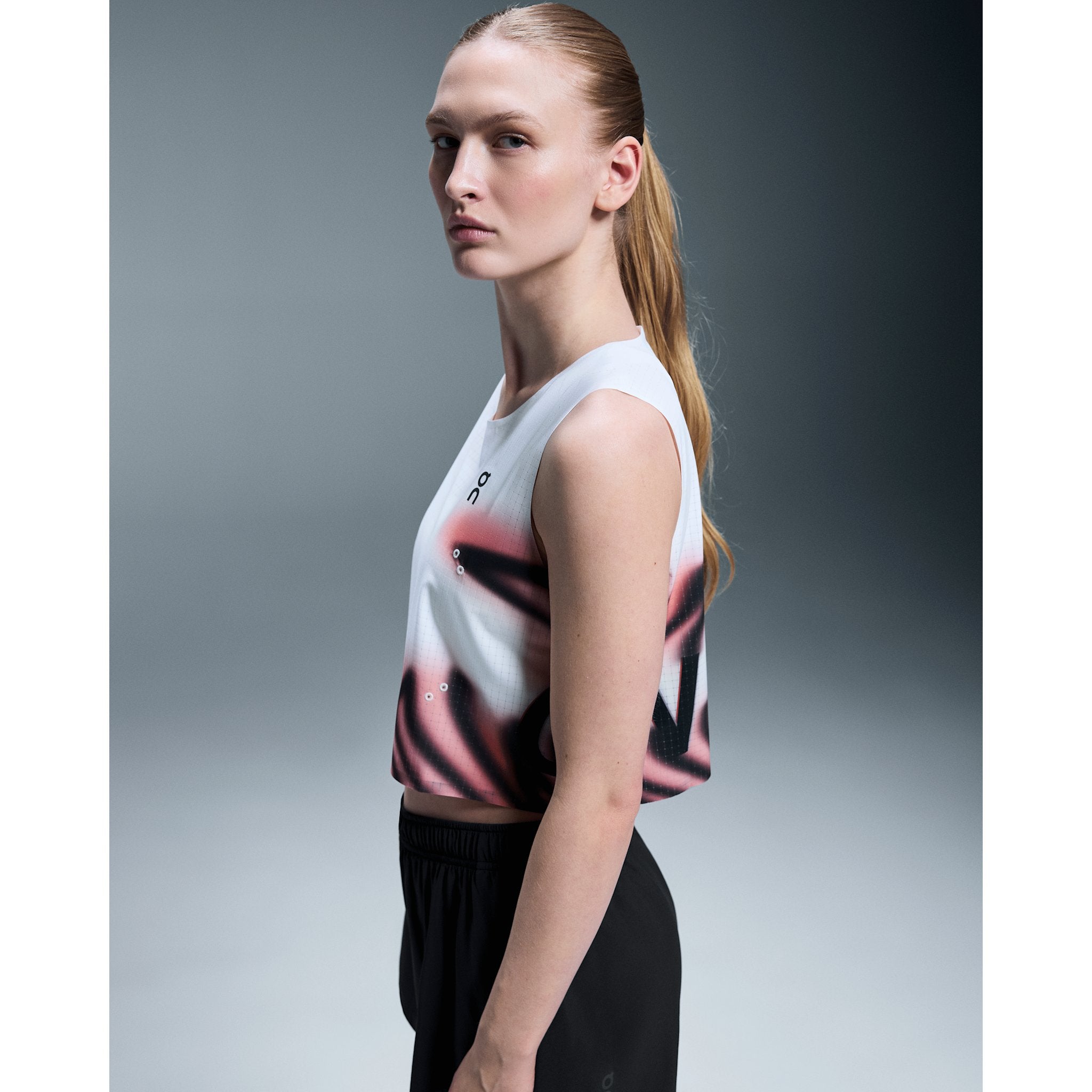 On Pace Tank Undyed-White