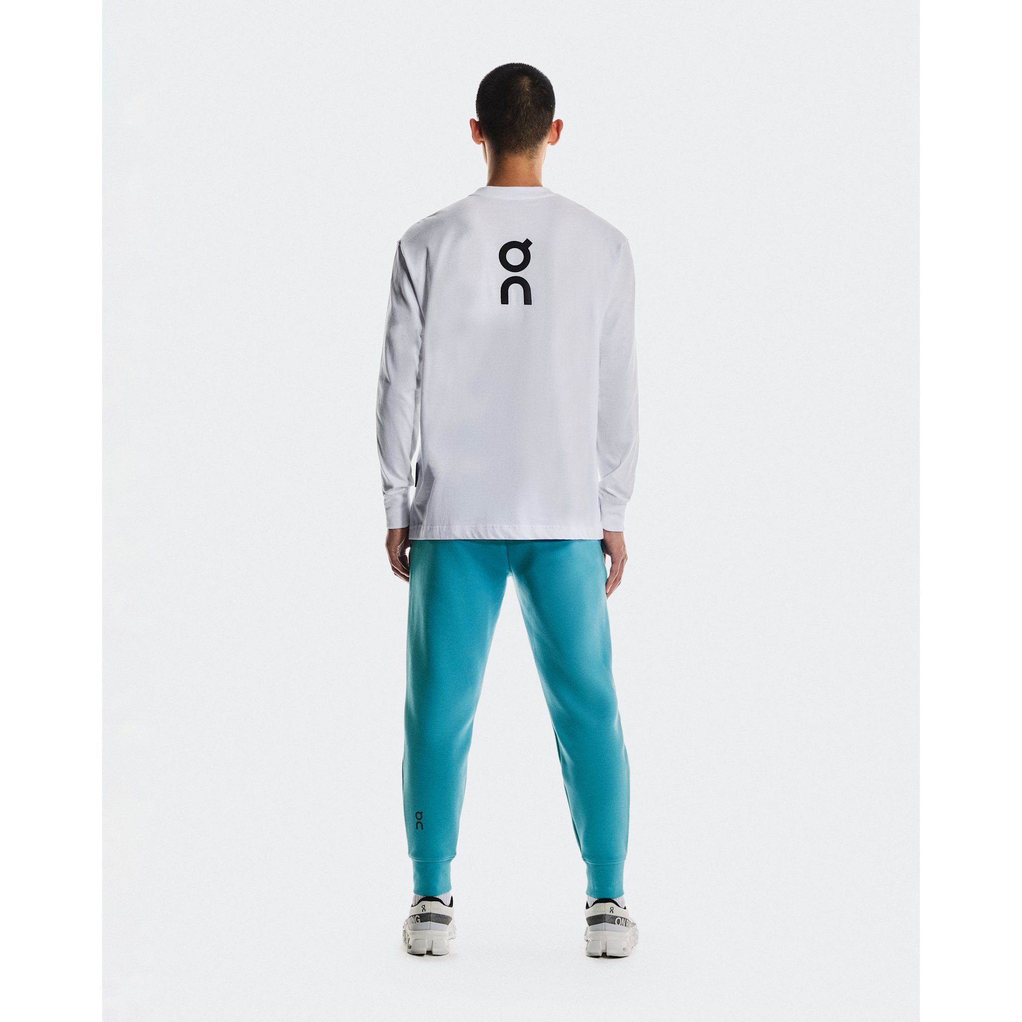 On Focus Tech Sweatpants Niagara