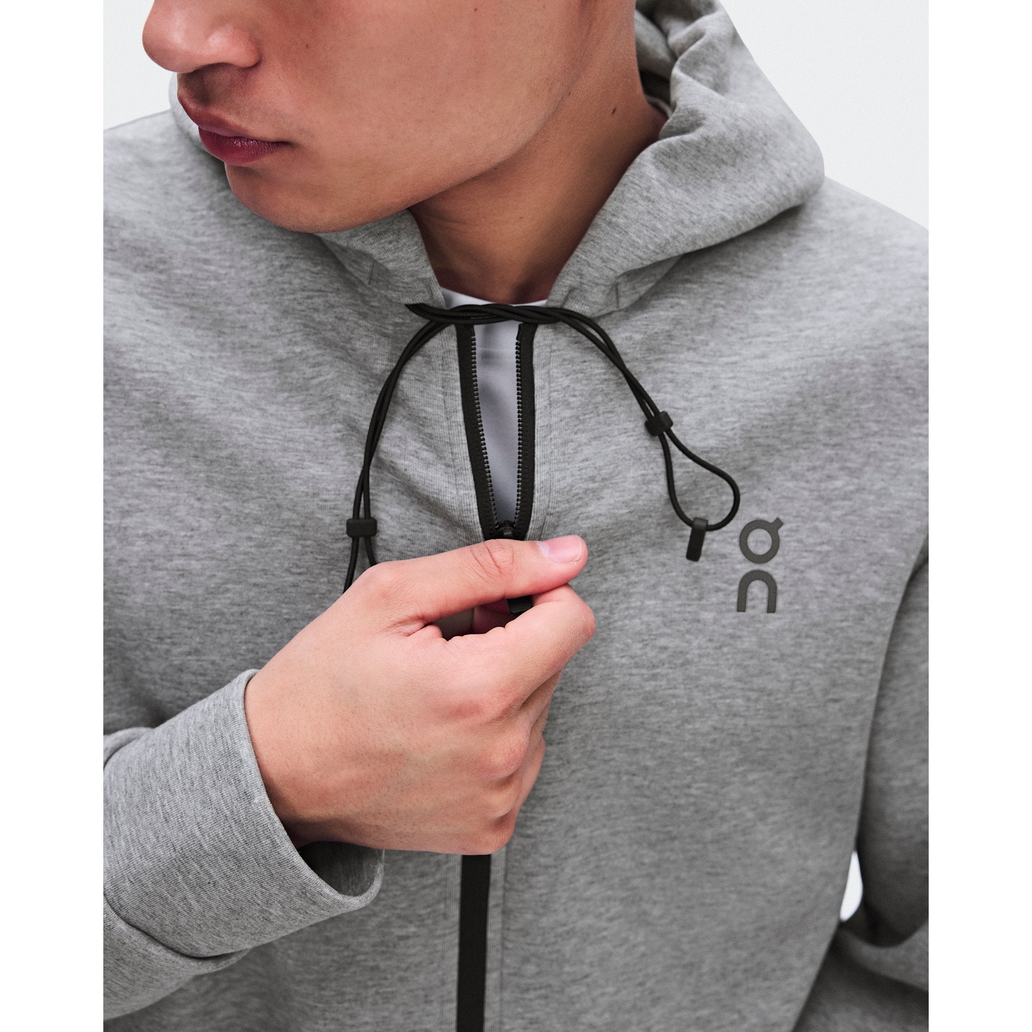 On Focus Tech Zip Hoodie Basalt