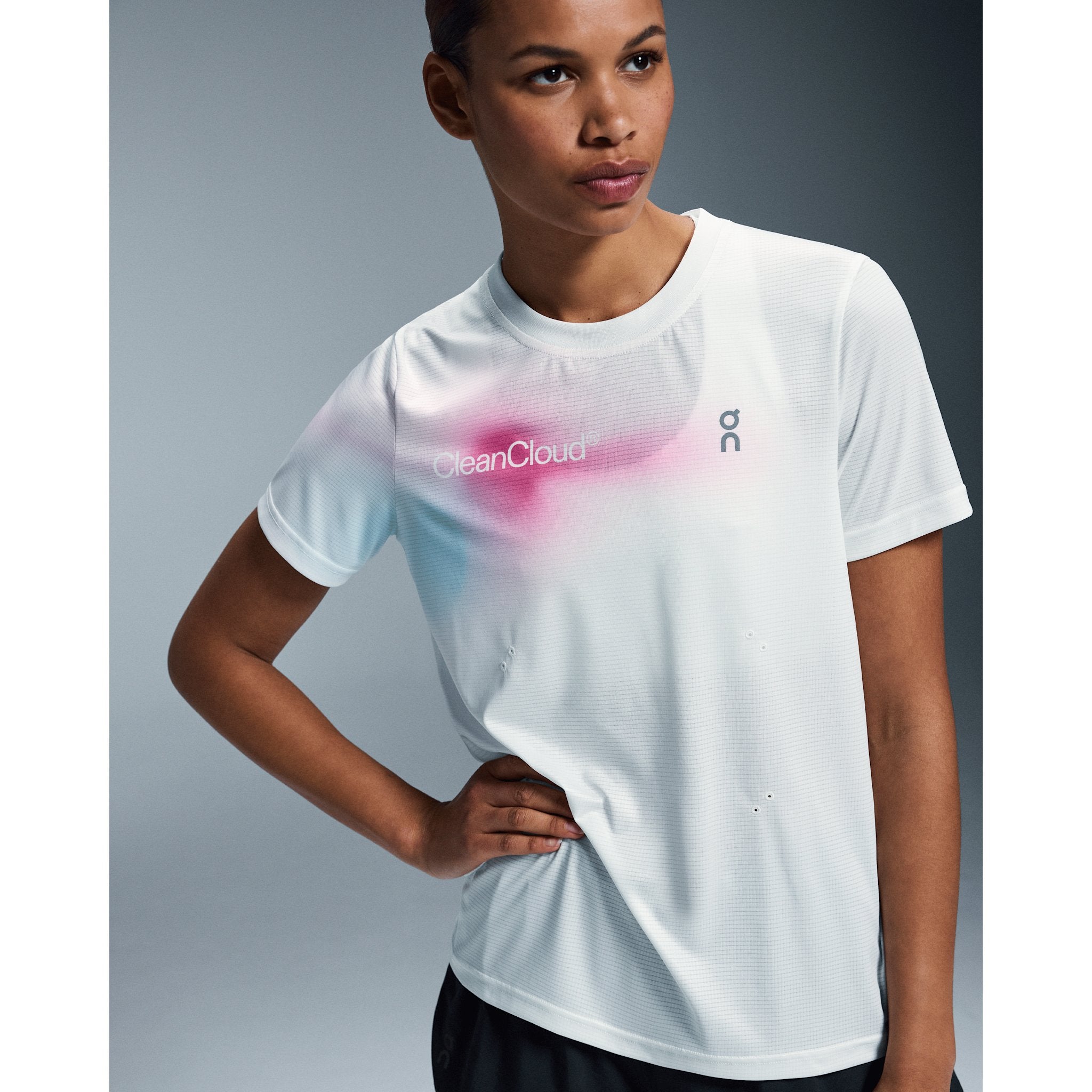 On Pace-T Undyed | Pink