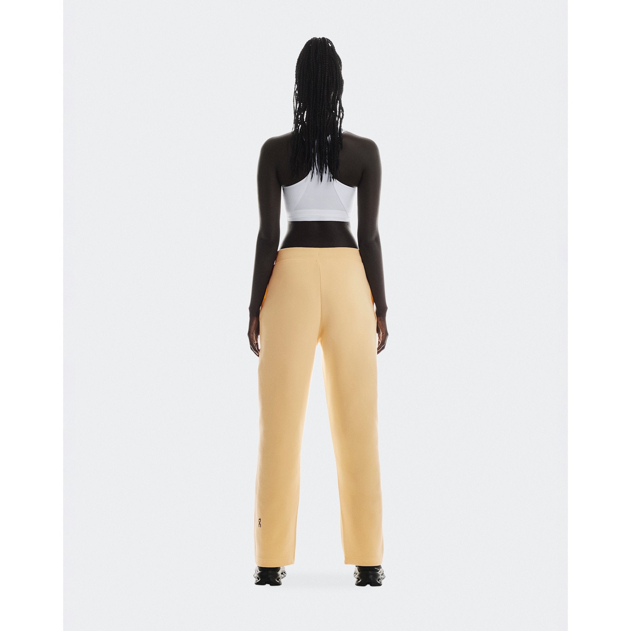 On Focus Tech Sweatpants Nectar
