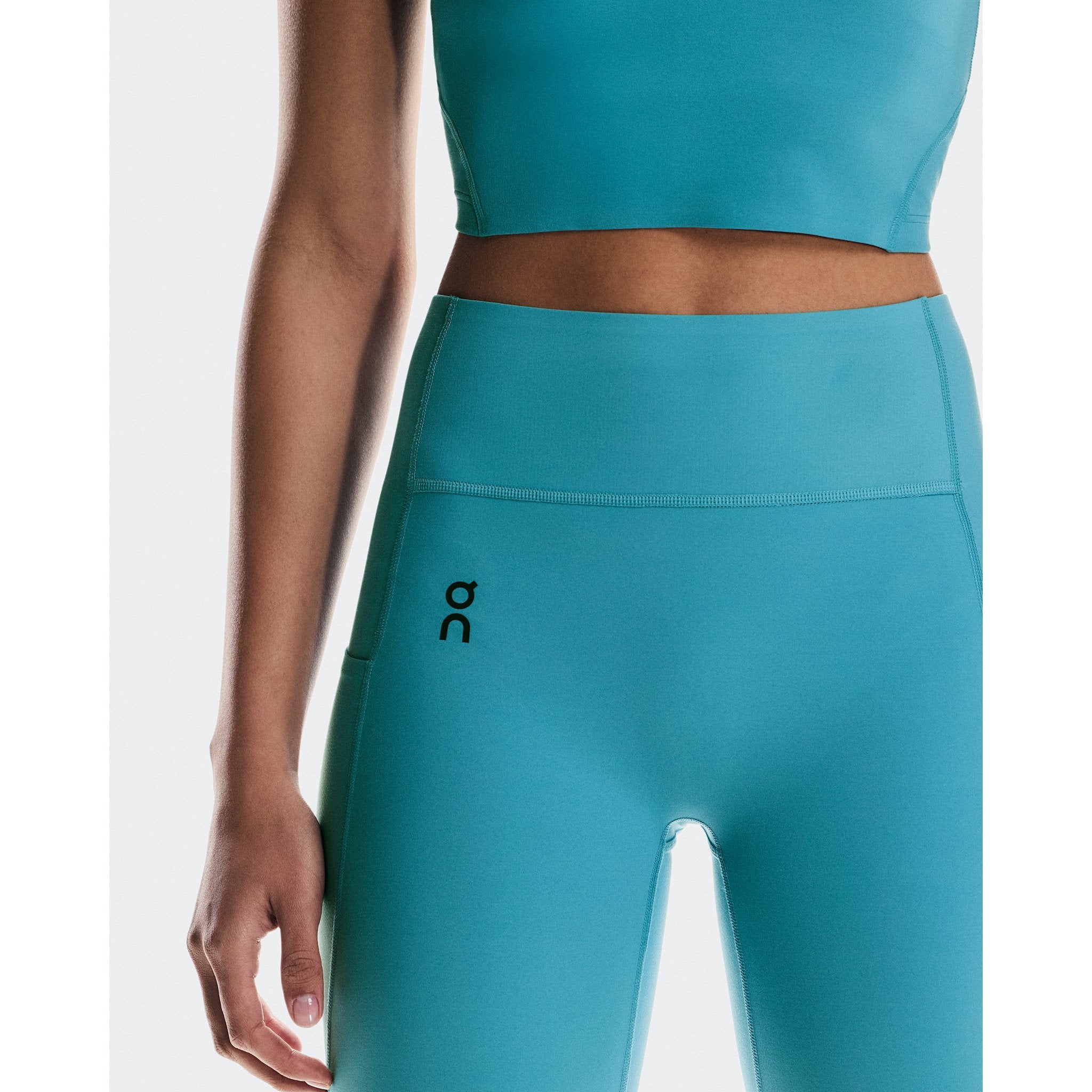On Studio Tights Short Niagara