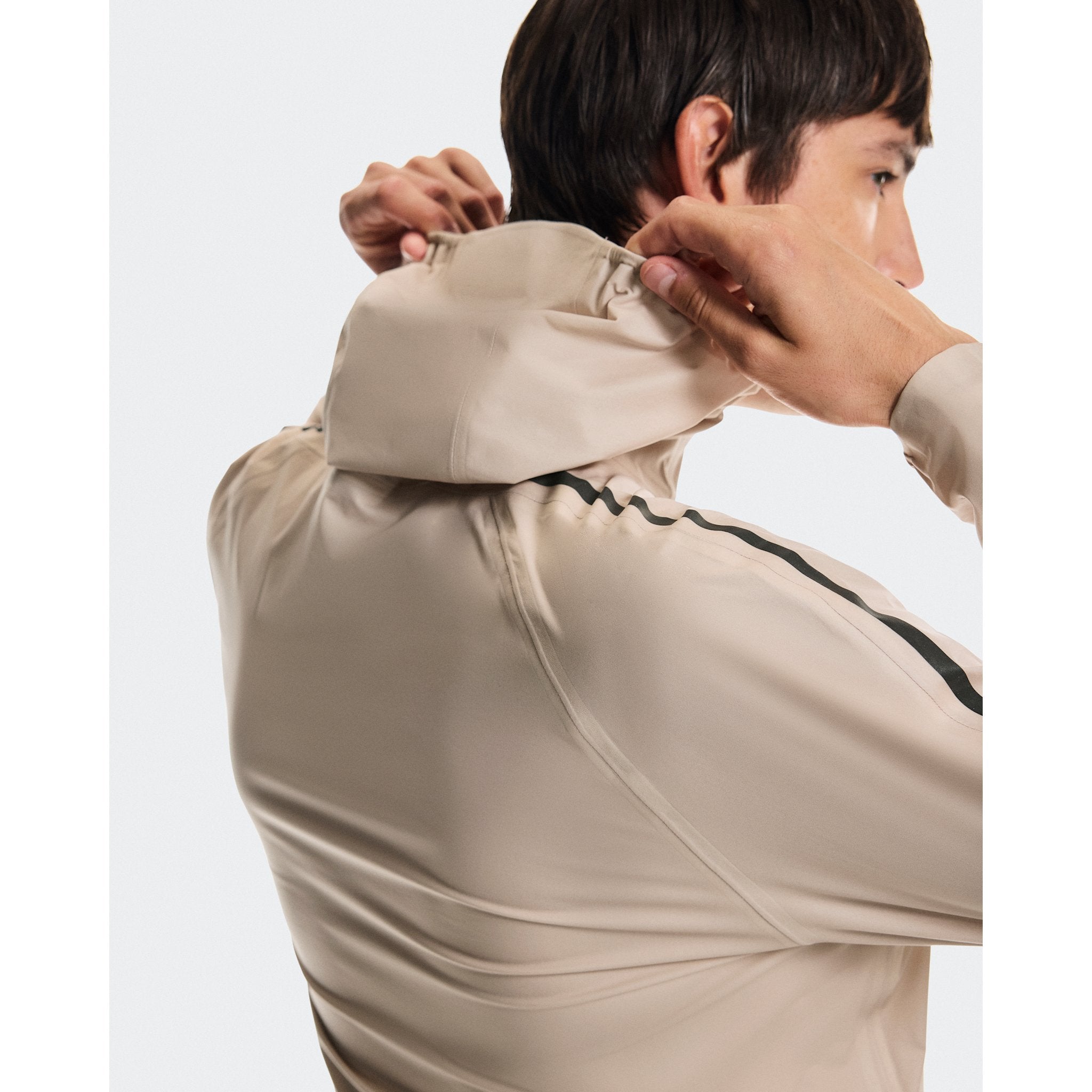 On Performance Jacket Waterproof Desert