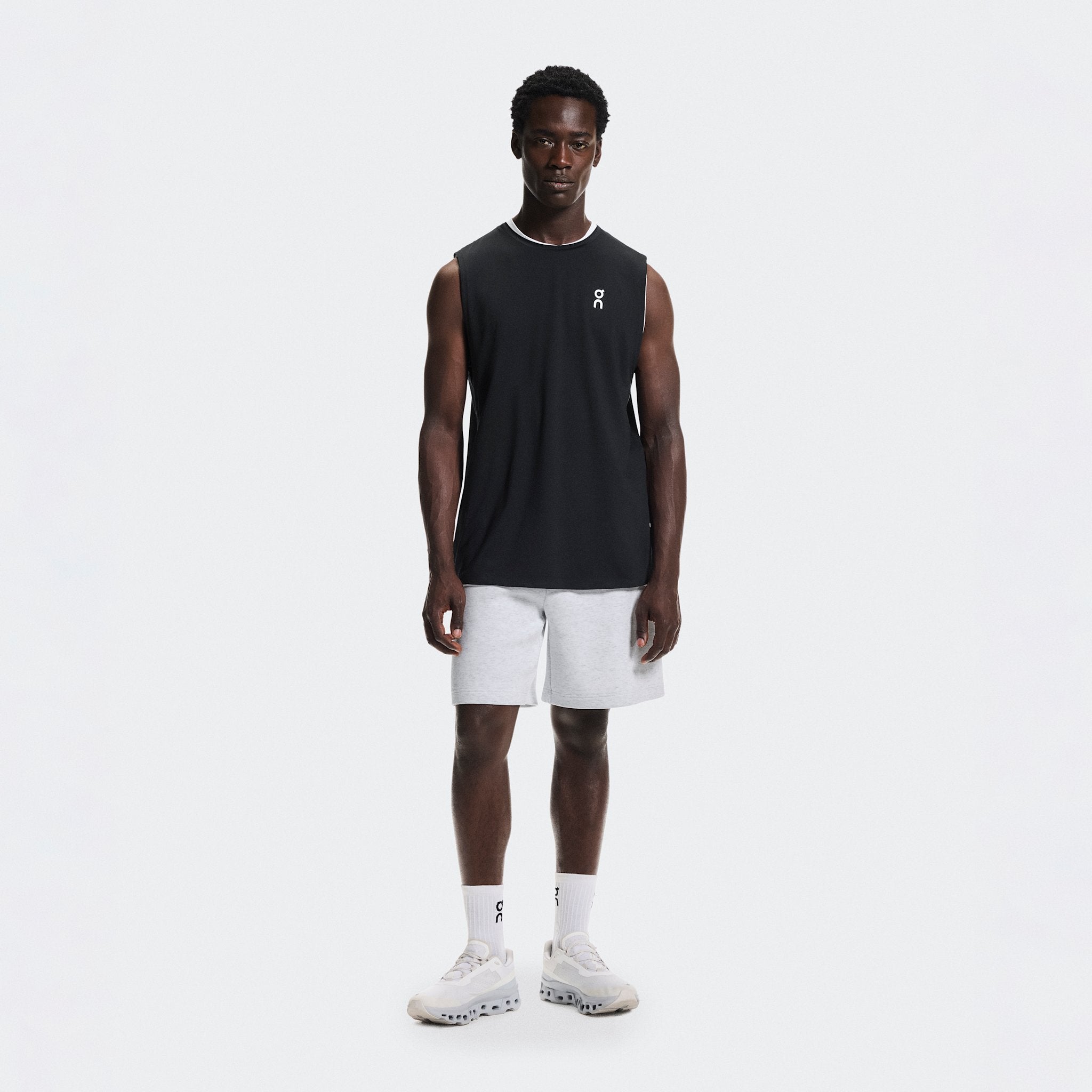 On Focus Tech Shorts Shadow