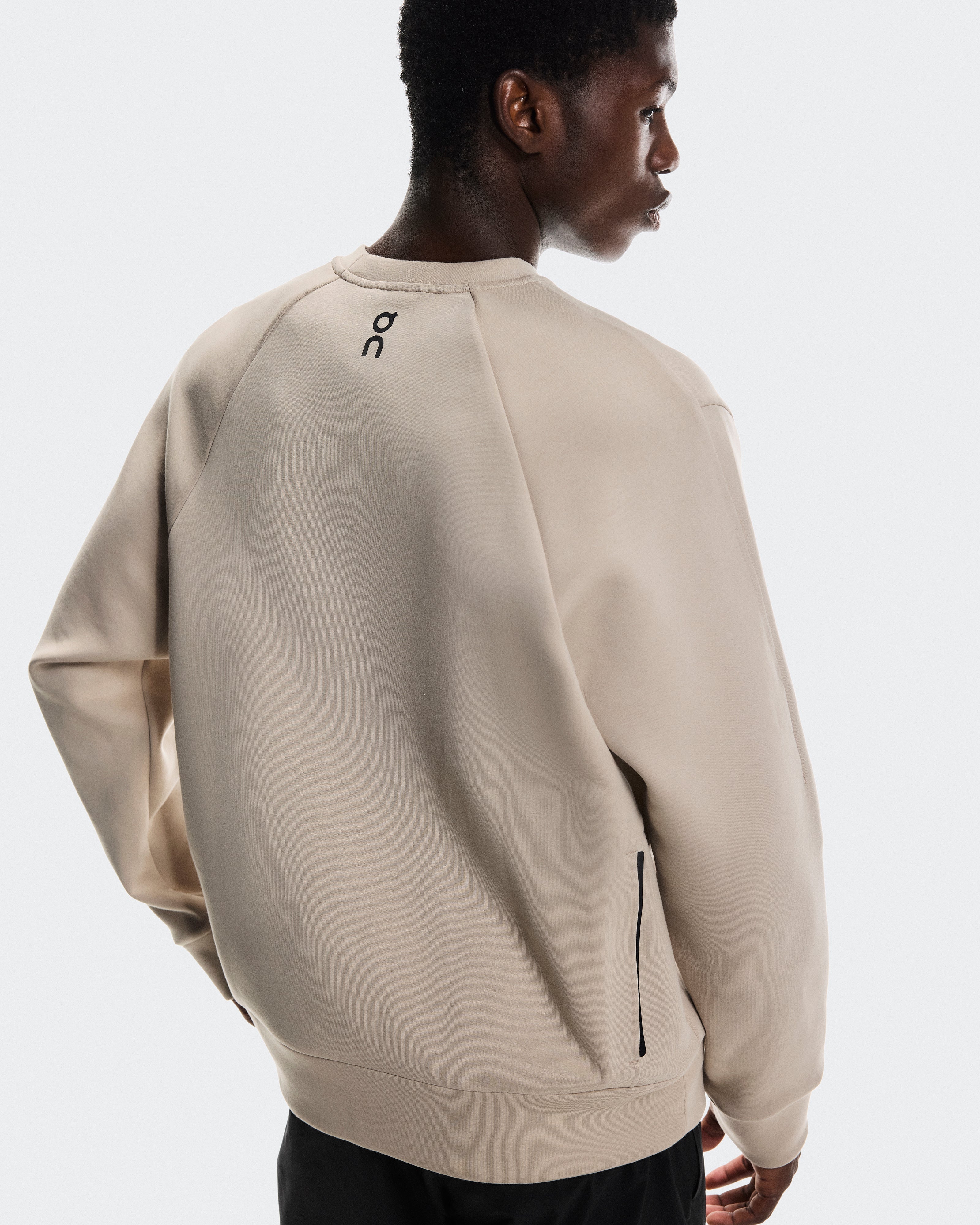 On Focus Tech Crew Desert