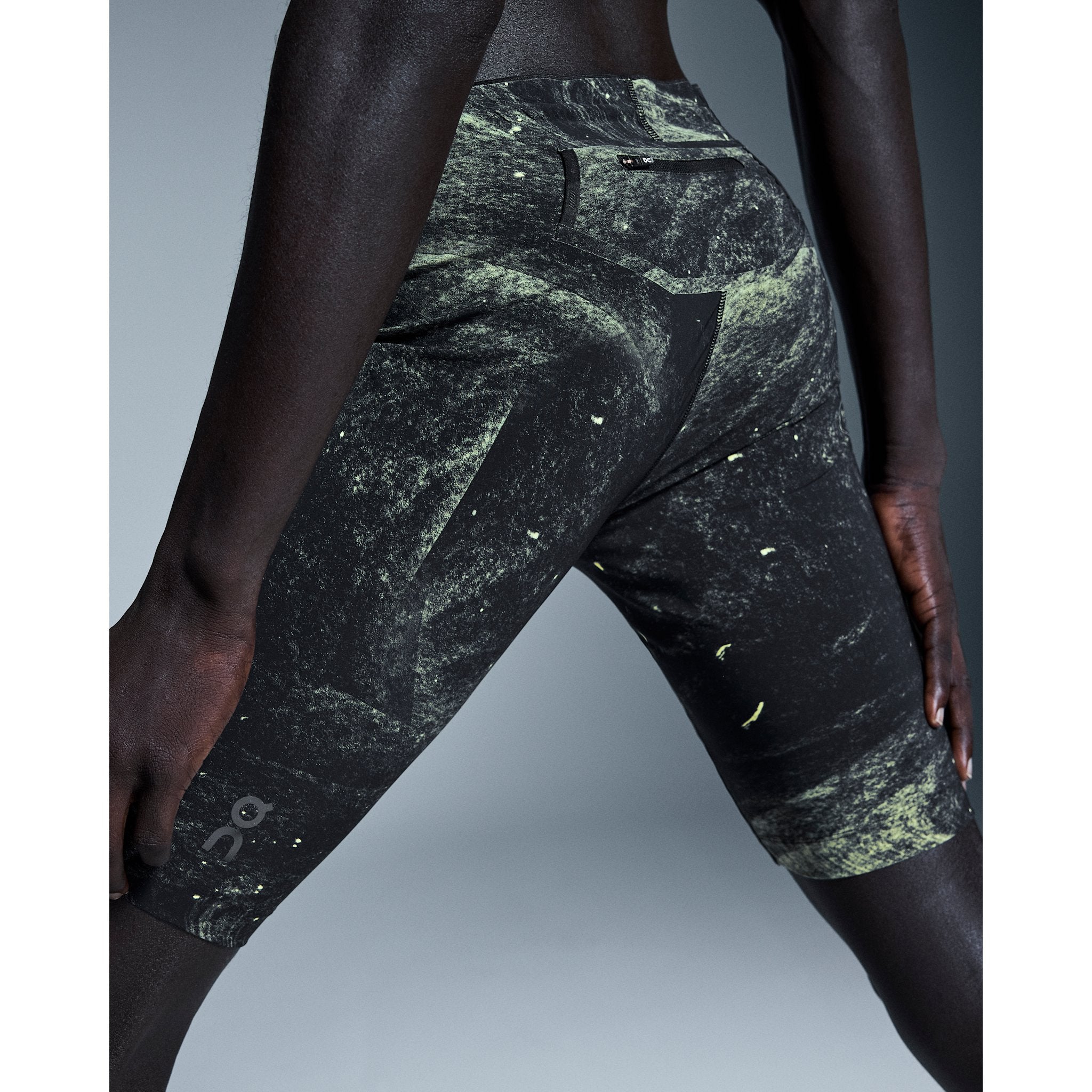 On Race Tights Half Black | Limelight