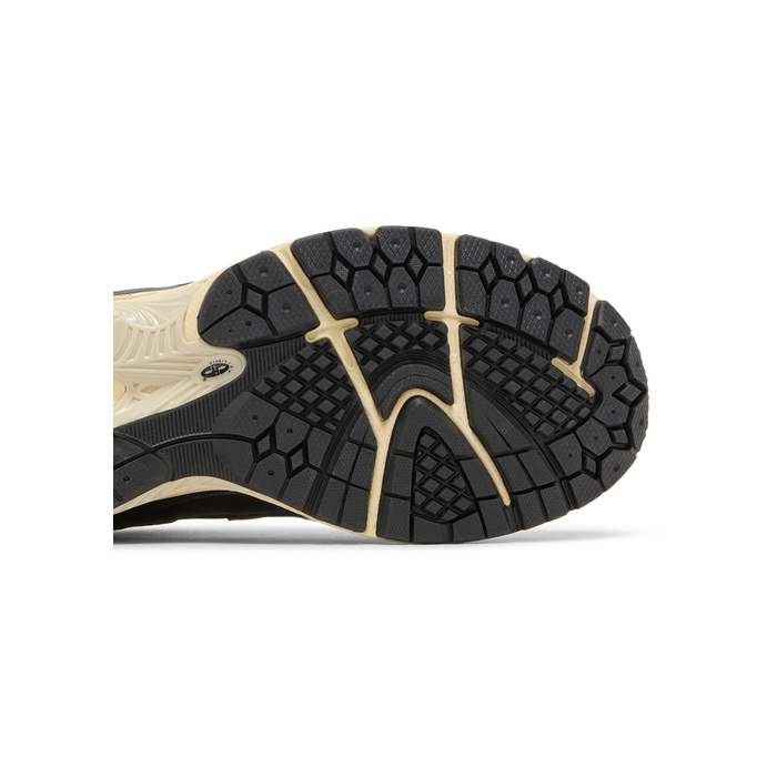 New Balance 2002R 'Leather Pack - Vintage Black'