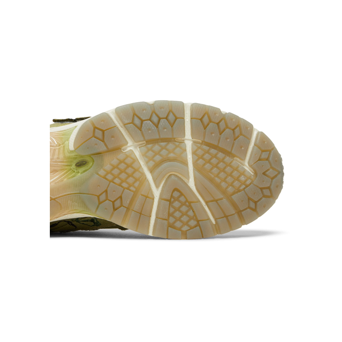 New Balance Bryant Giles x 2002R 'What Now?'