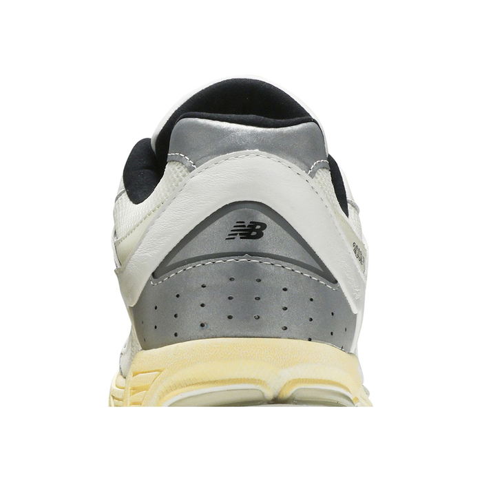 New Balance thisisneverthat x 2002R 'White'