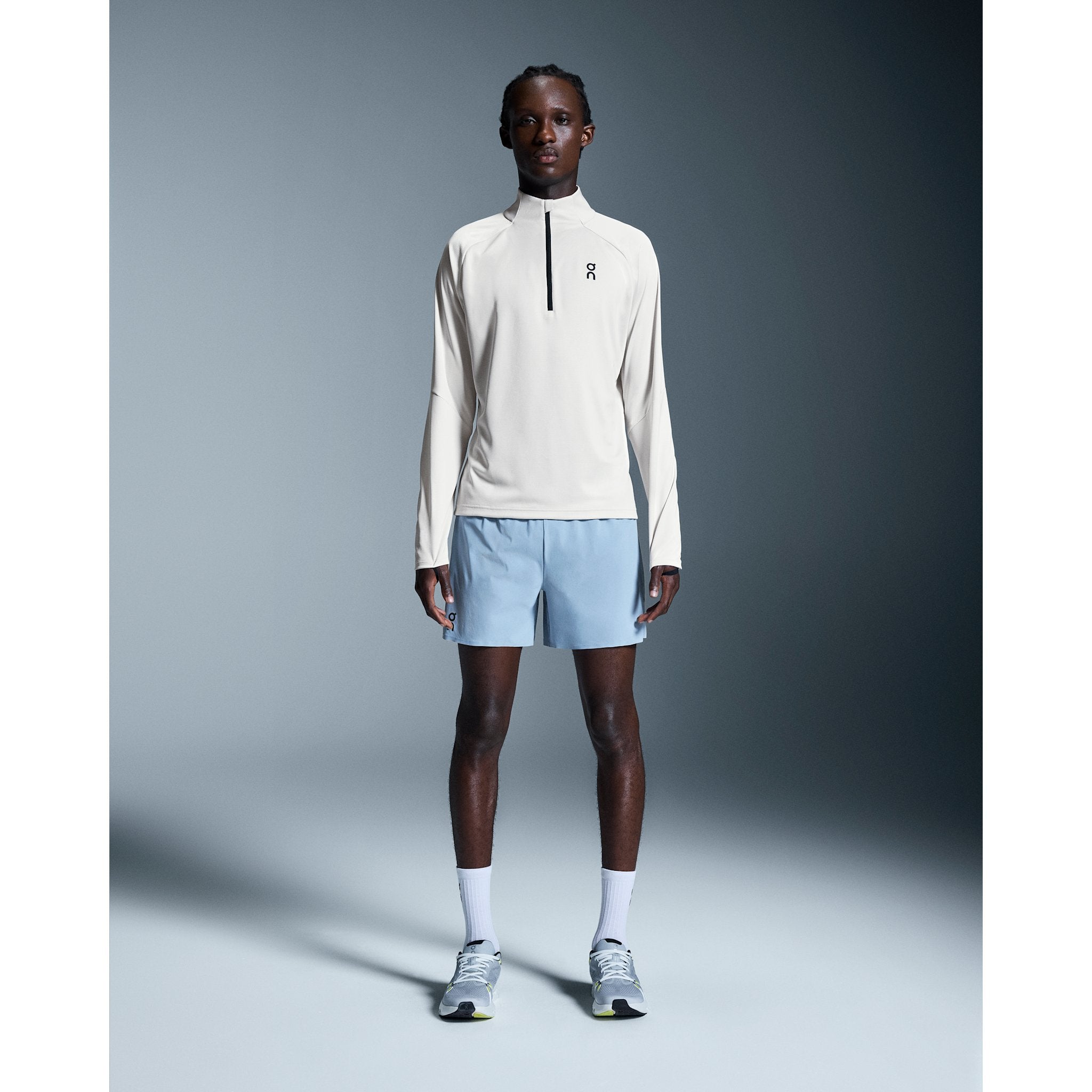 On 5" Performance Shorts Chambray