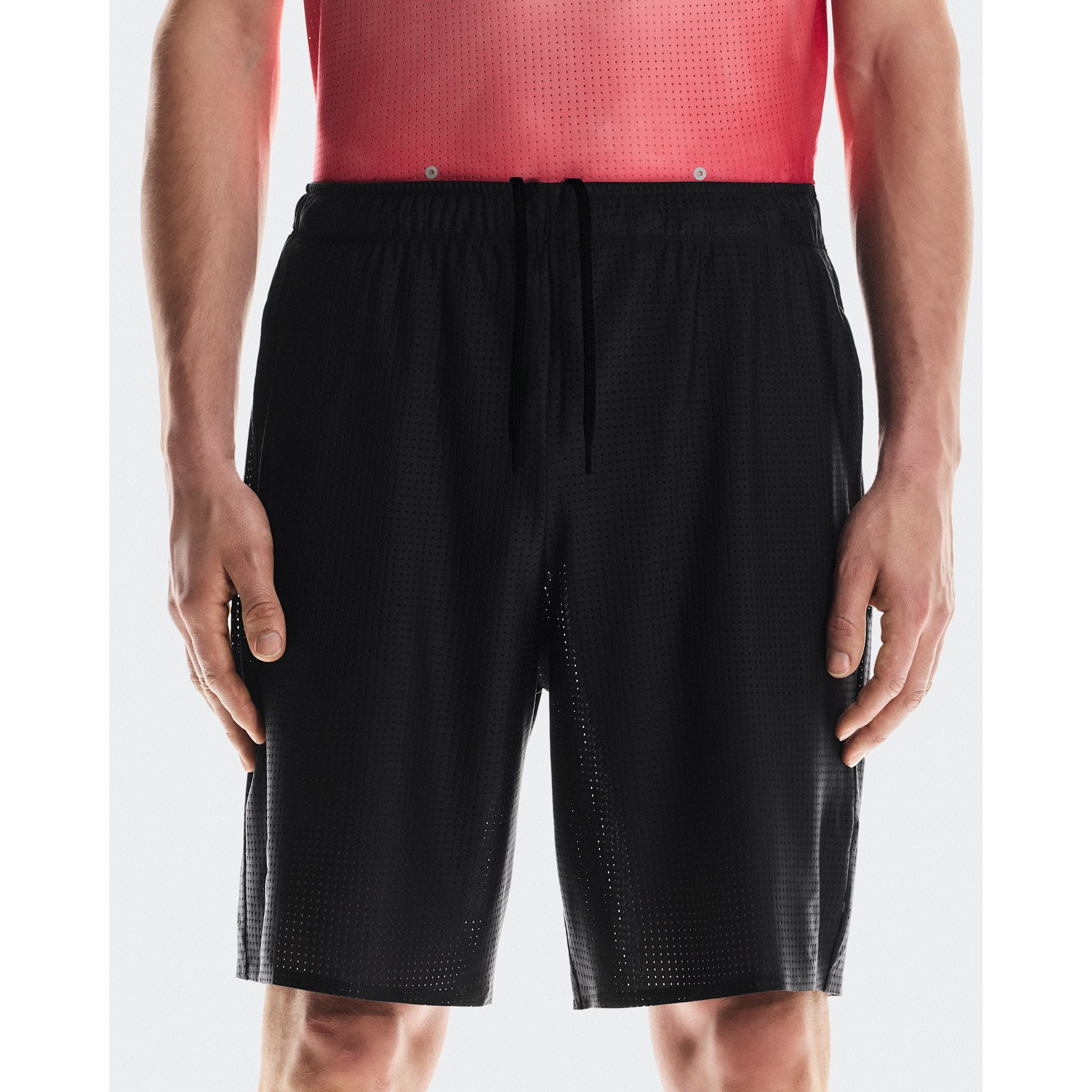 On Pace Mesh Shorts Black