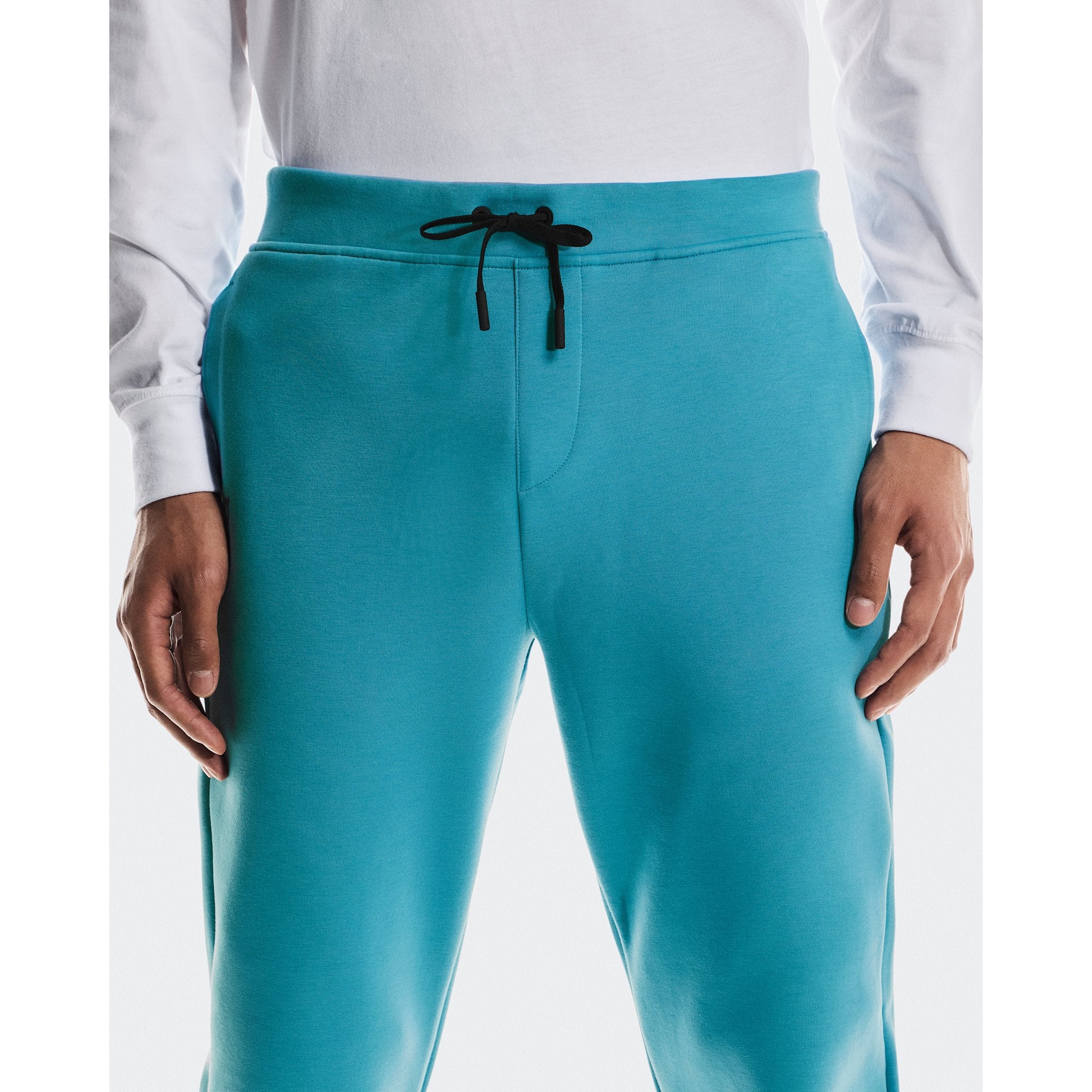 On Focus Tech Sweatpants Niagara