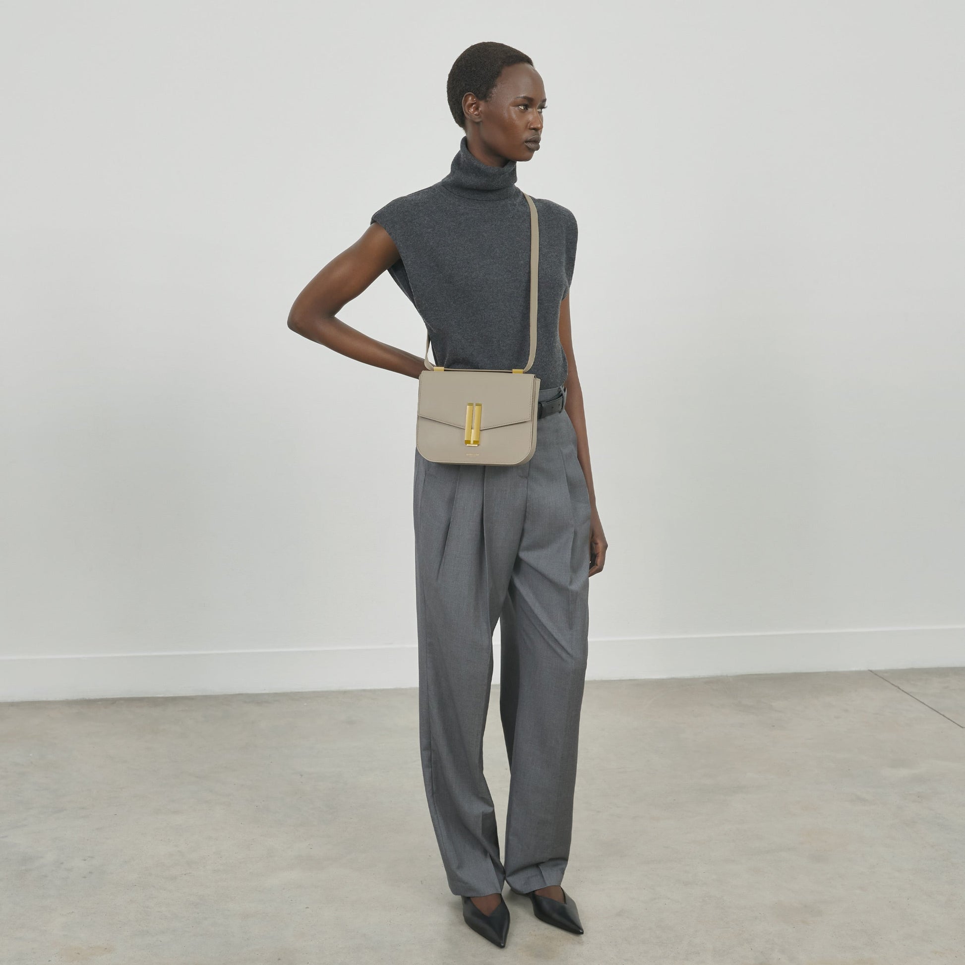 DeMellier The Vancouver taupe smooth