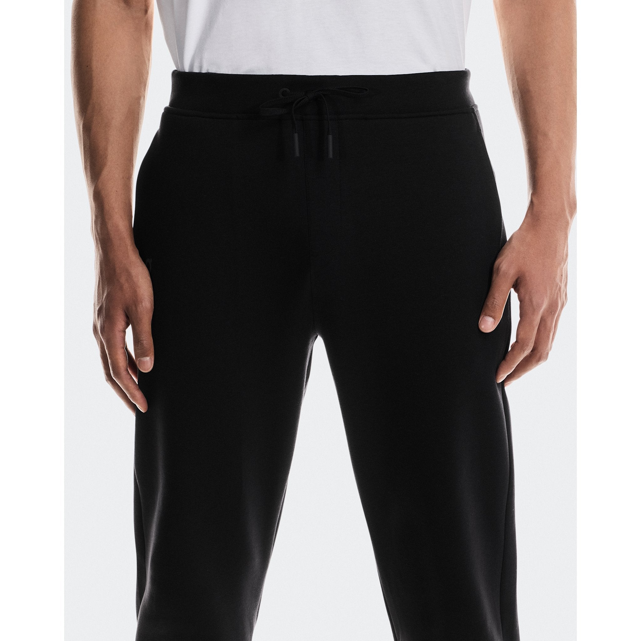 On Focus Tech Sweatpants Black