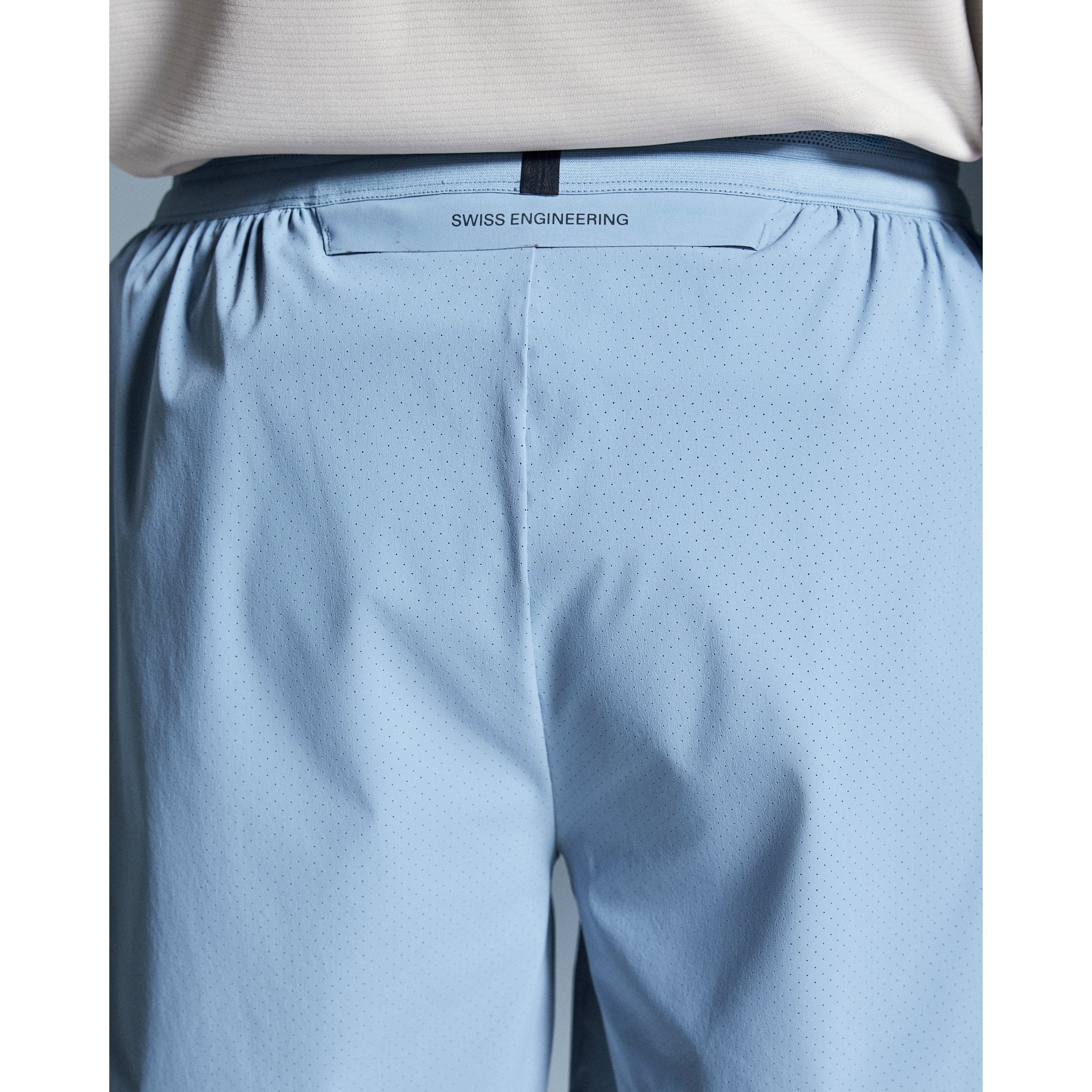 On 5" Performance Shorts Chambray