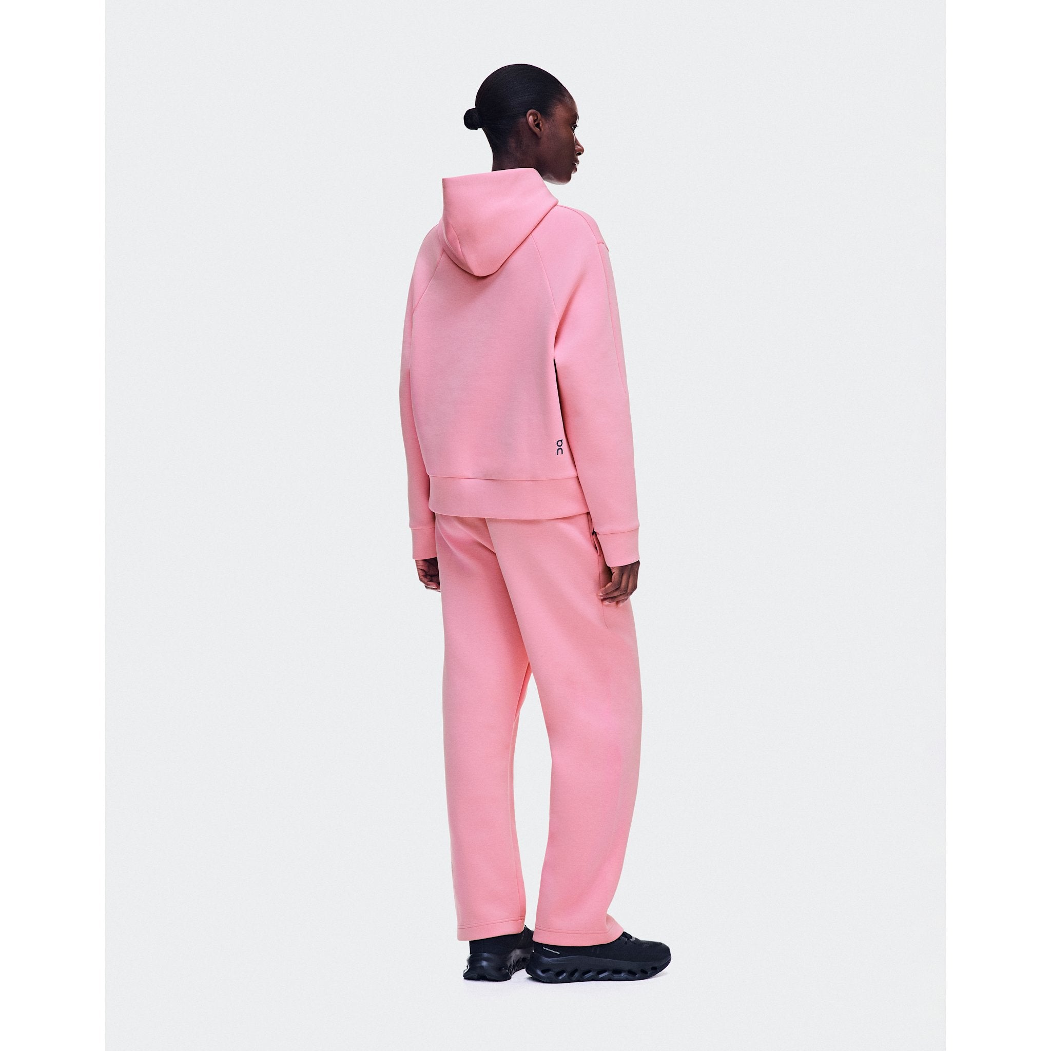 On Focus Tech Hoodie Magnolia