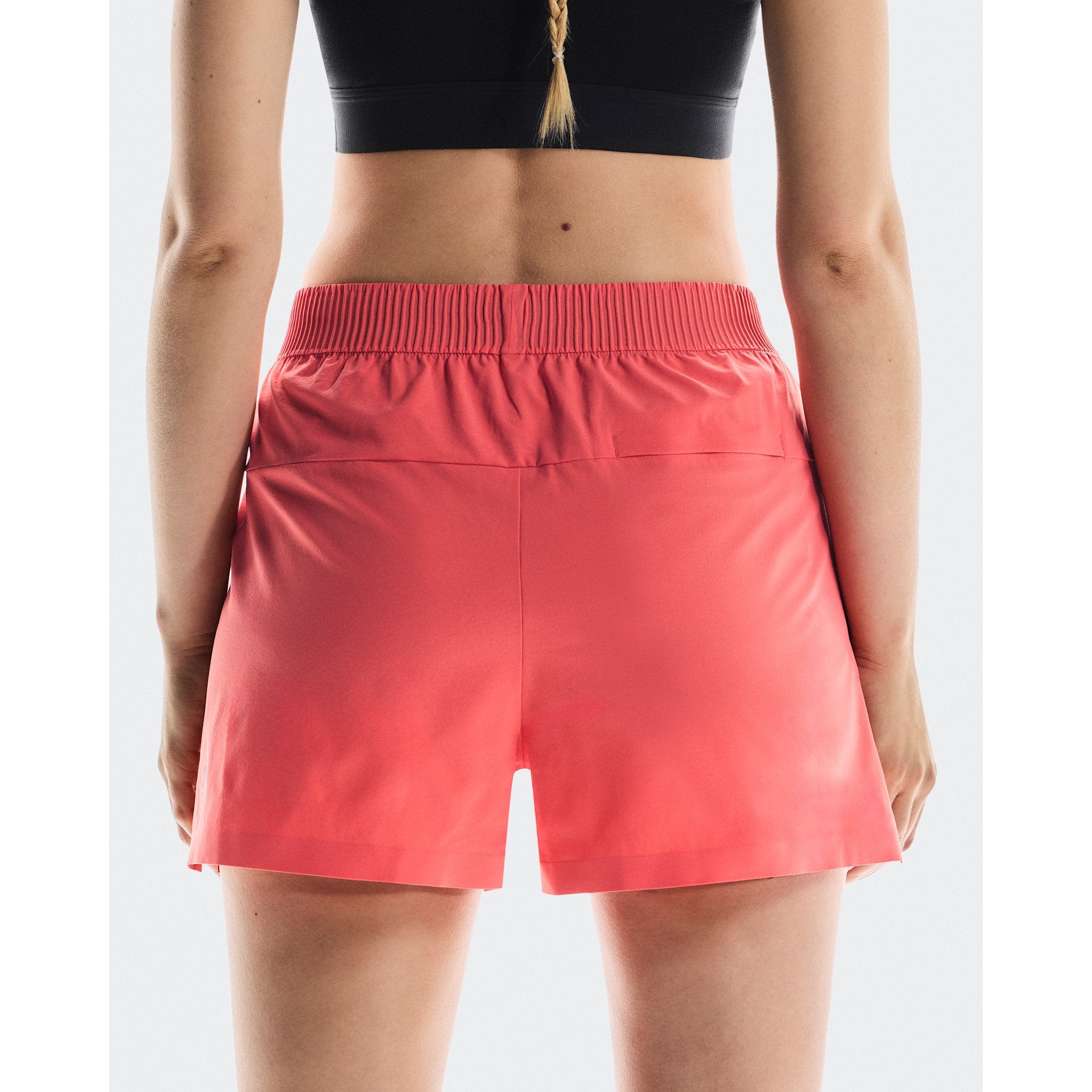 On Focus Shorts Coral
