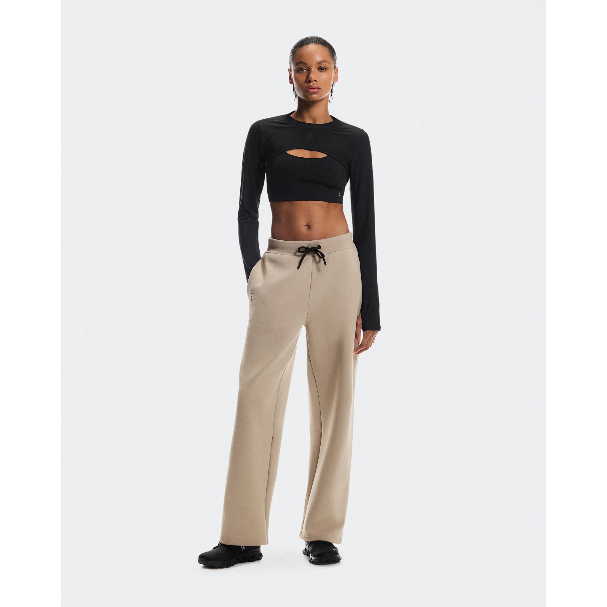 On Focus Tech Sweatpants Desert