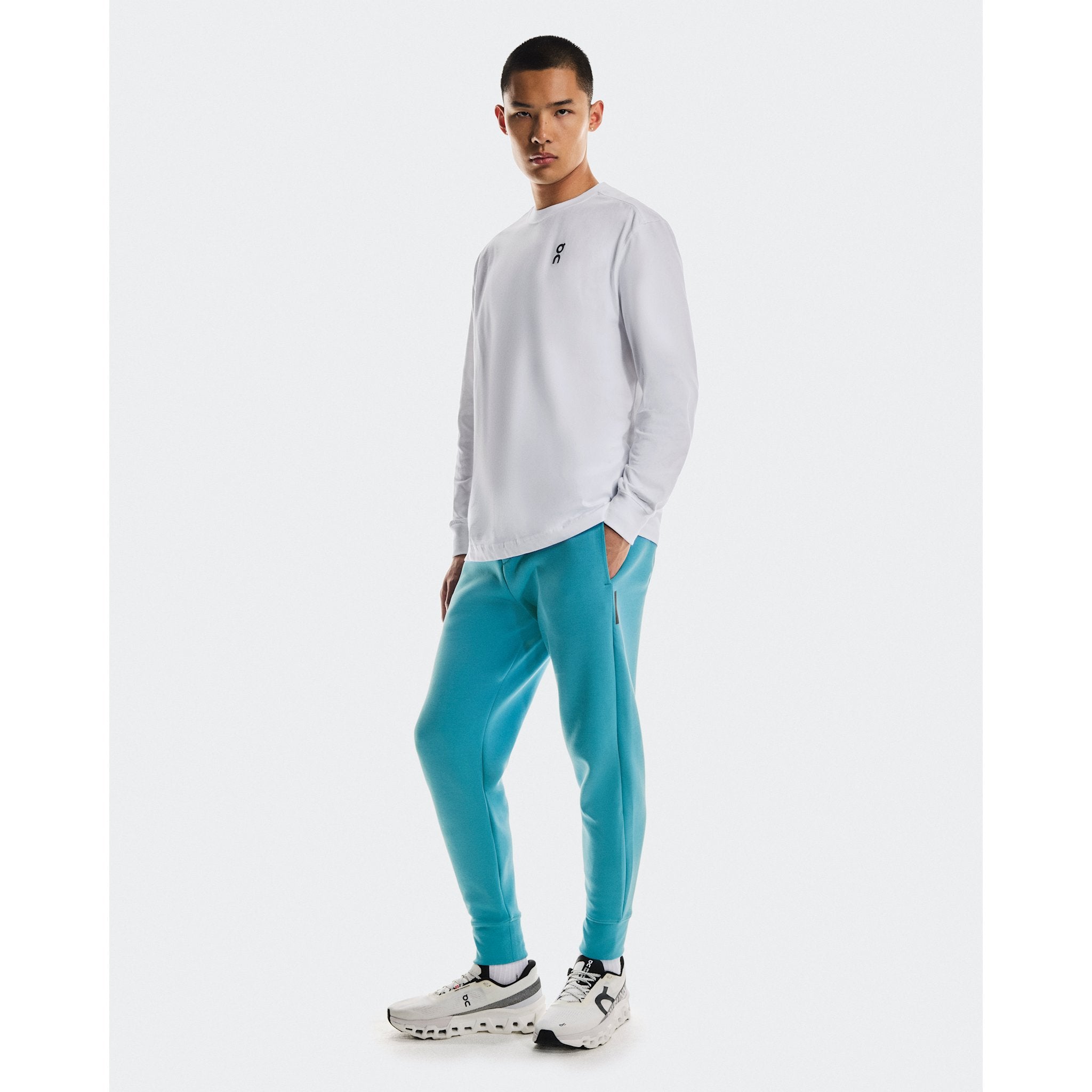 On Focus Tech Sweatpants Niagara