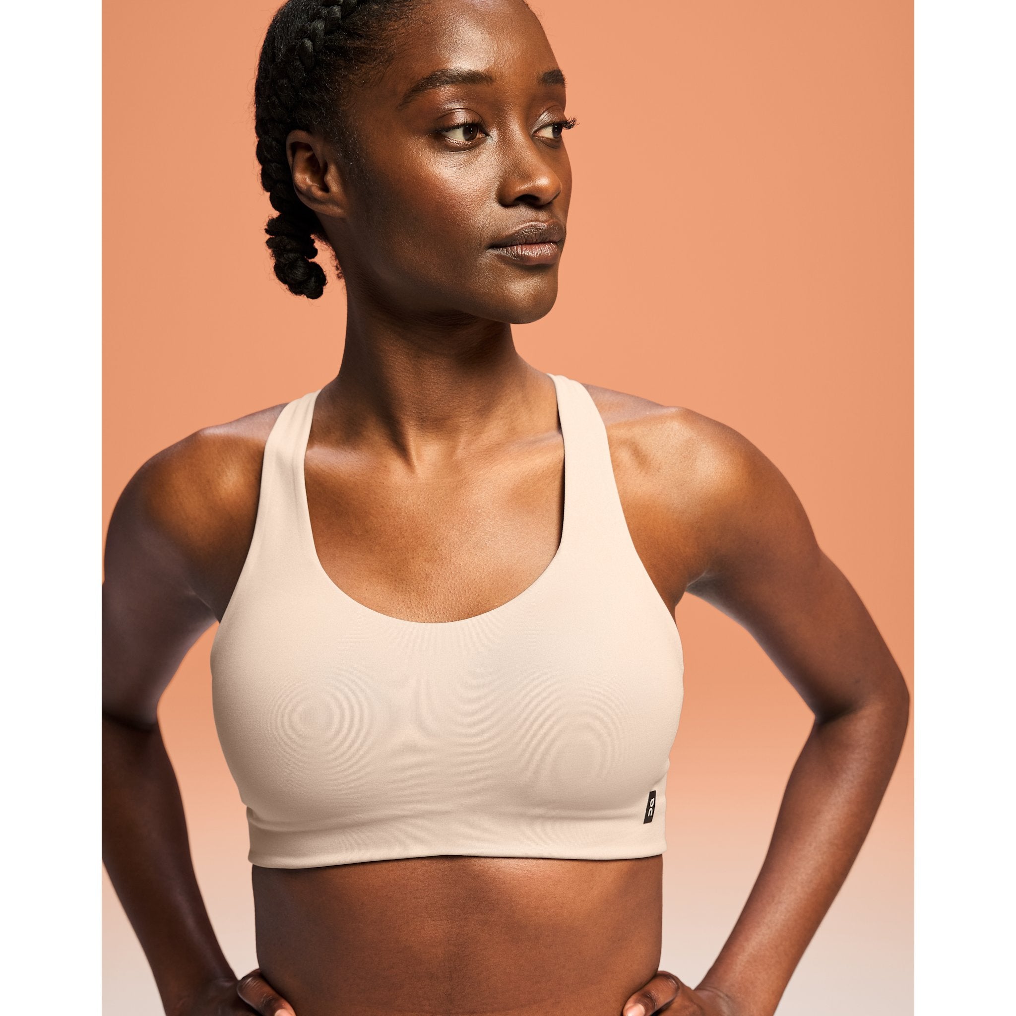 On Active Bra Sand | Cinder
