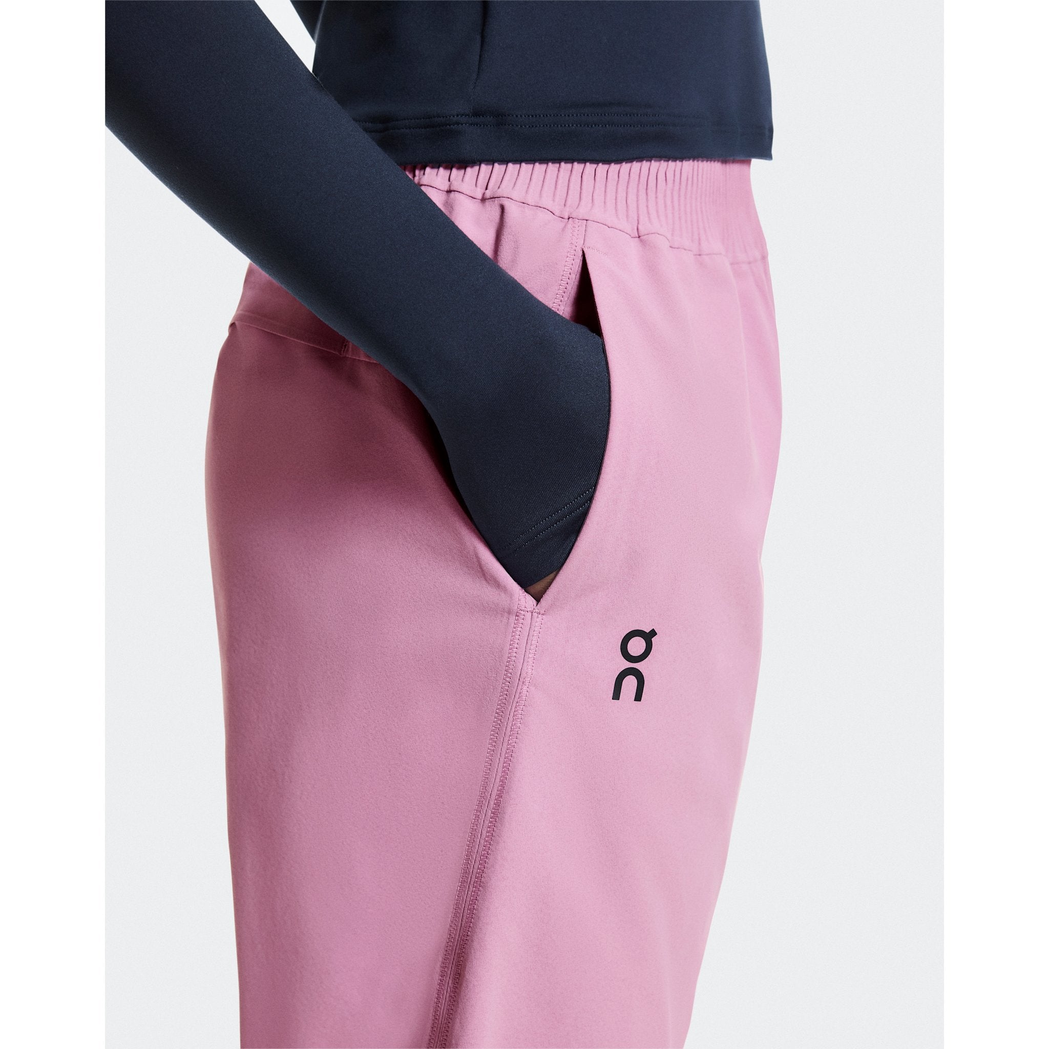 On Focus Pants Sakura