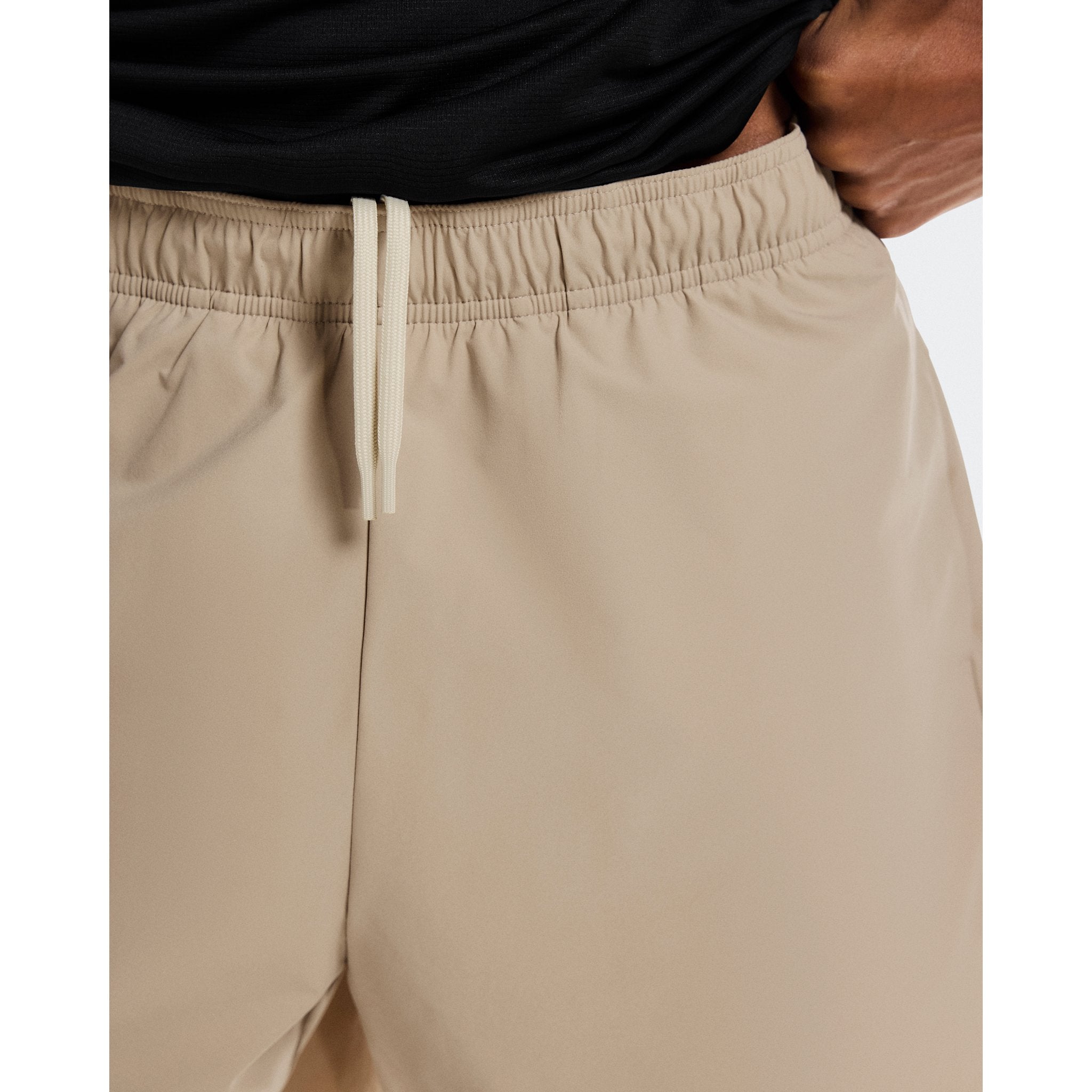 On 5" Core Shorts Desert