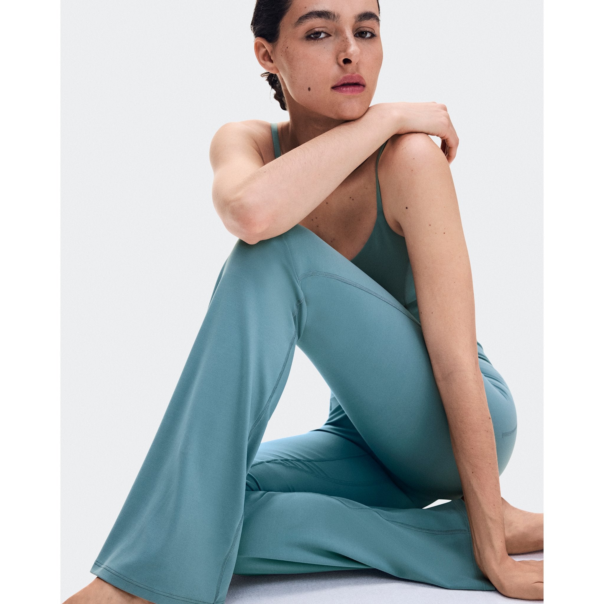 On Studio Flared Pants 32" Agave