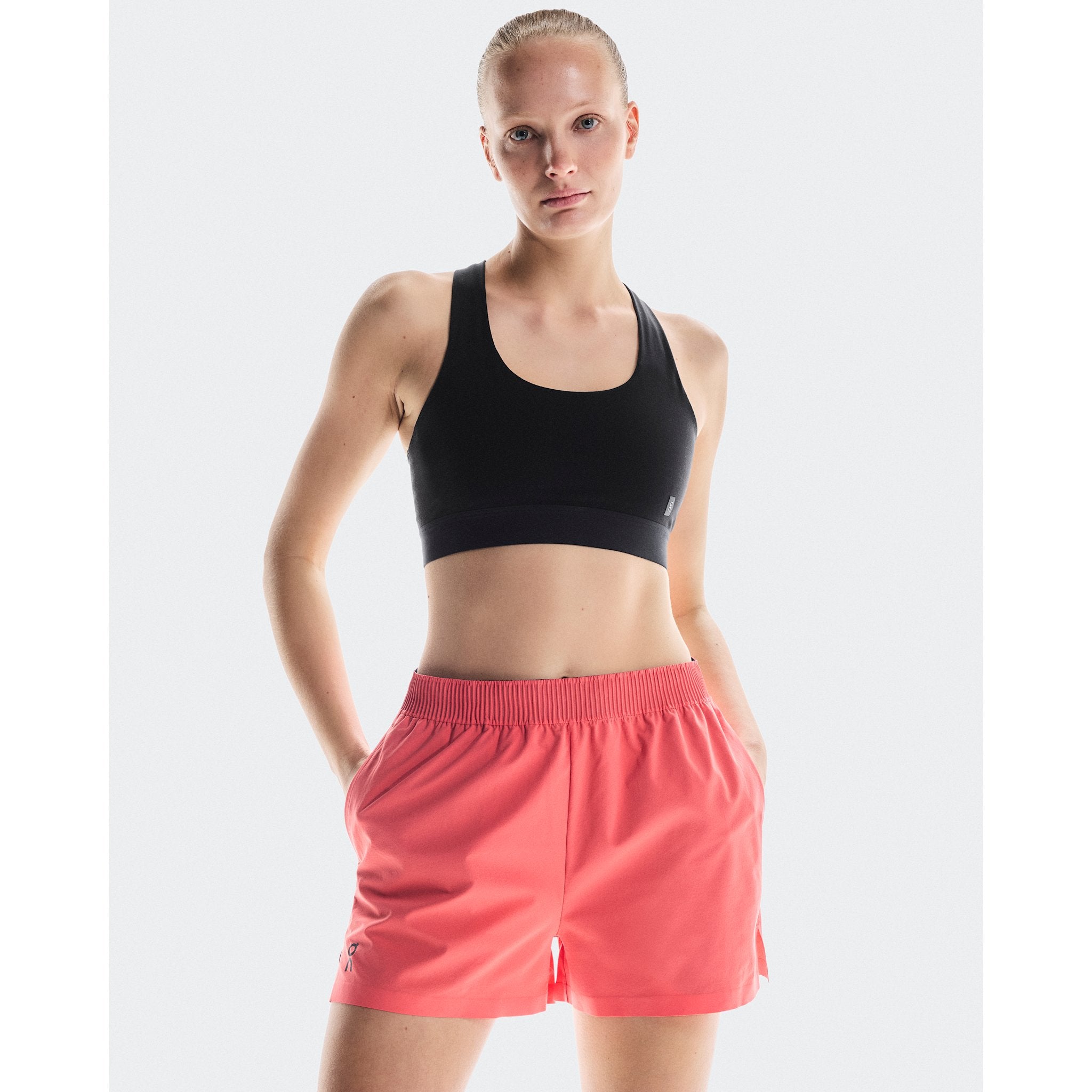 On Focus Shorts Coral