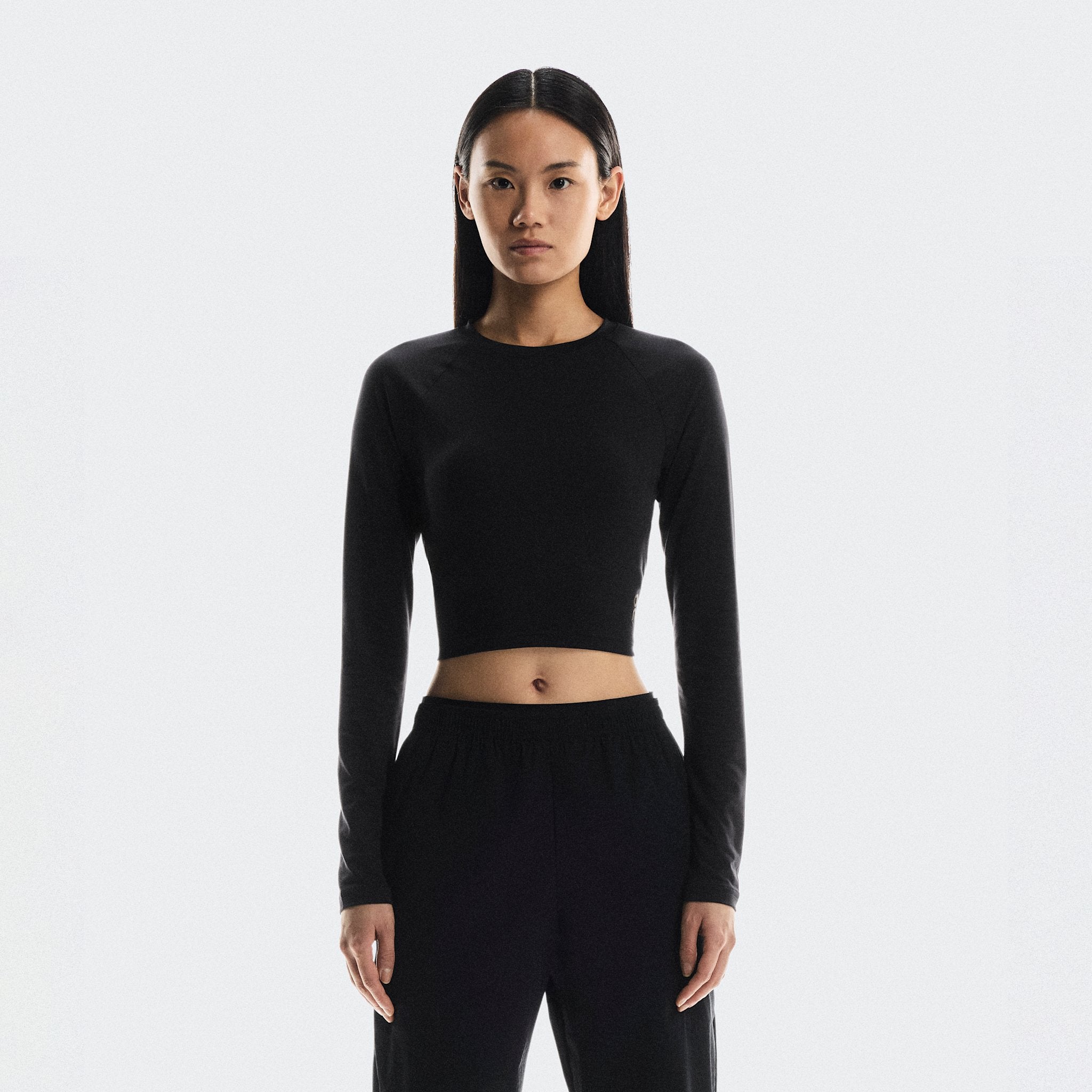 On Studio Long-T Crop Black
