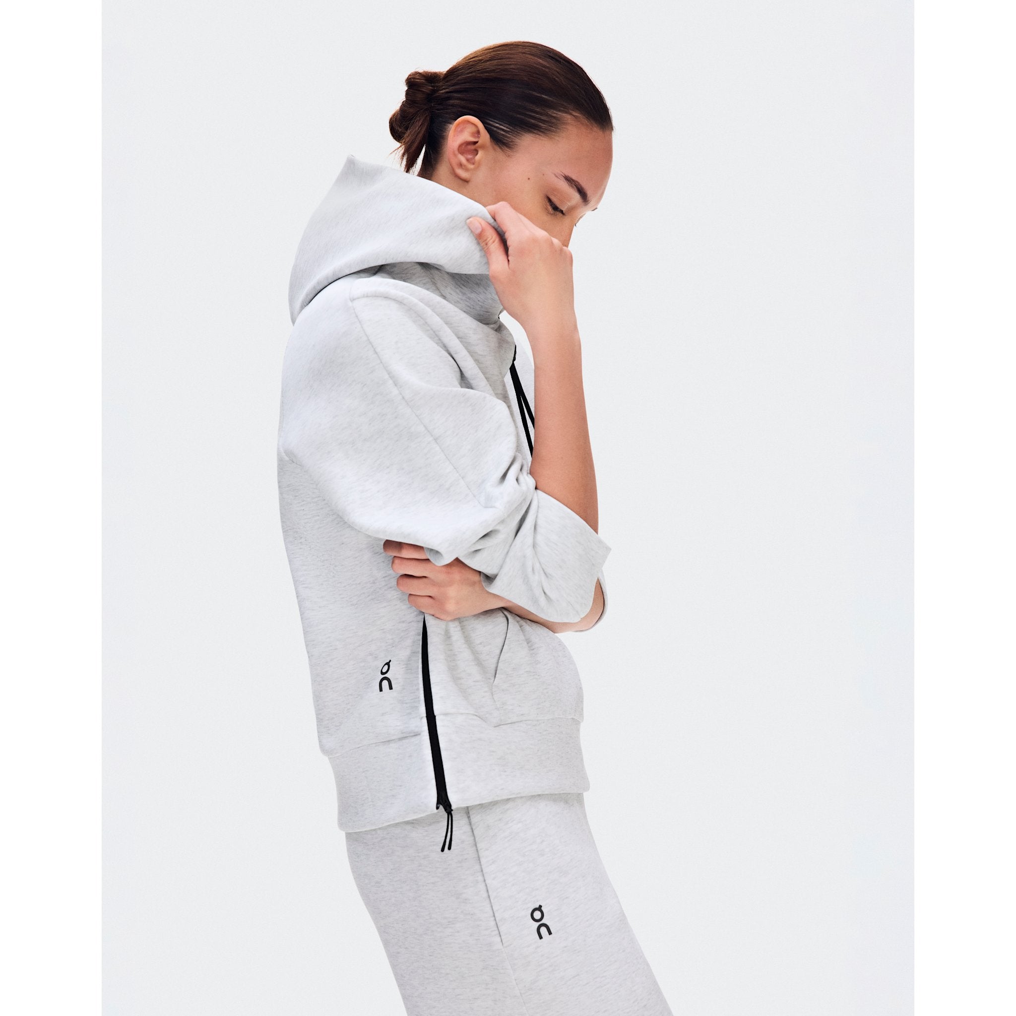 On Focus Tech Hoodie Crater