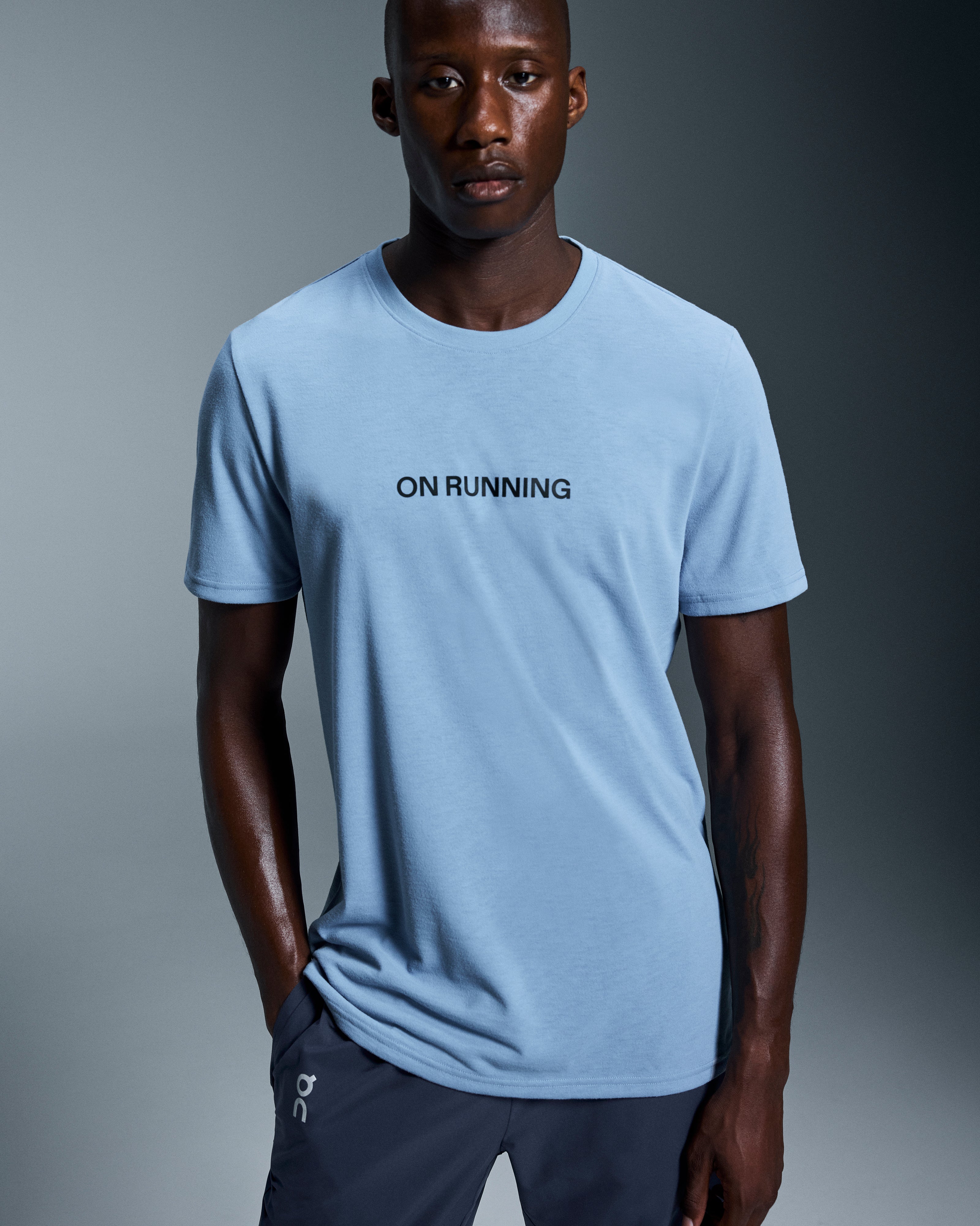On On Run-T Chambray