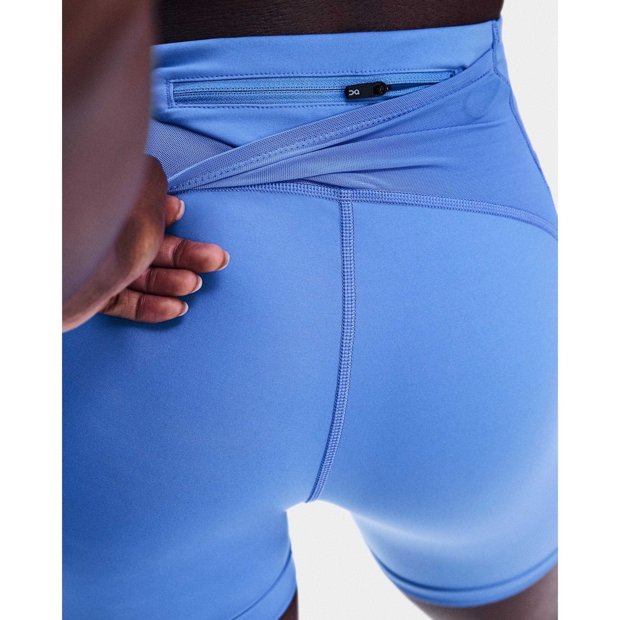 On Performance Tights Short Sailor