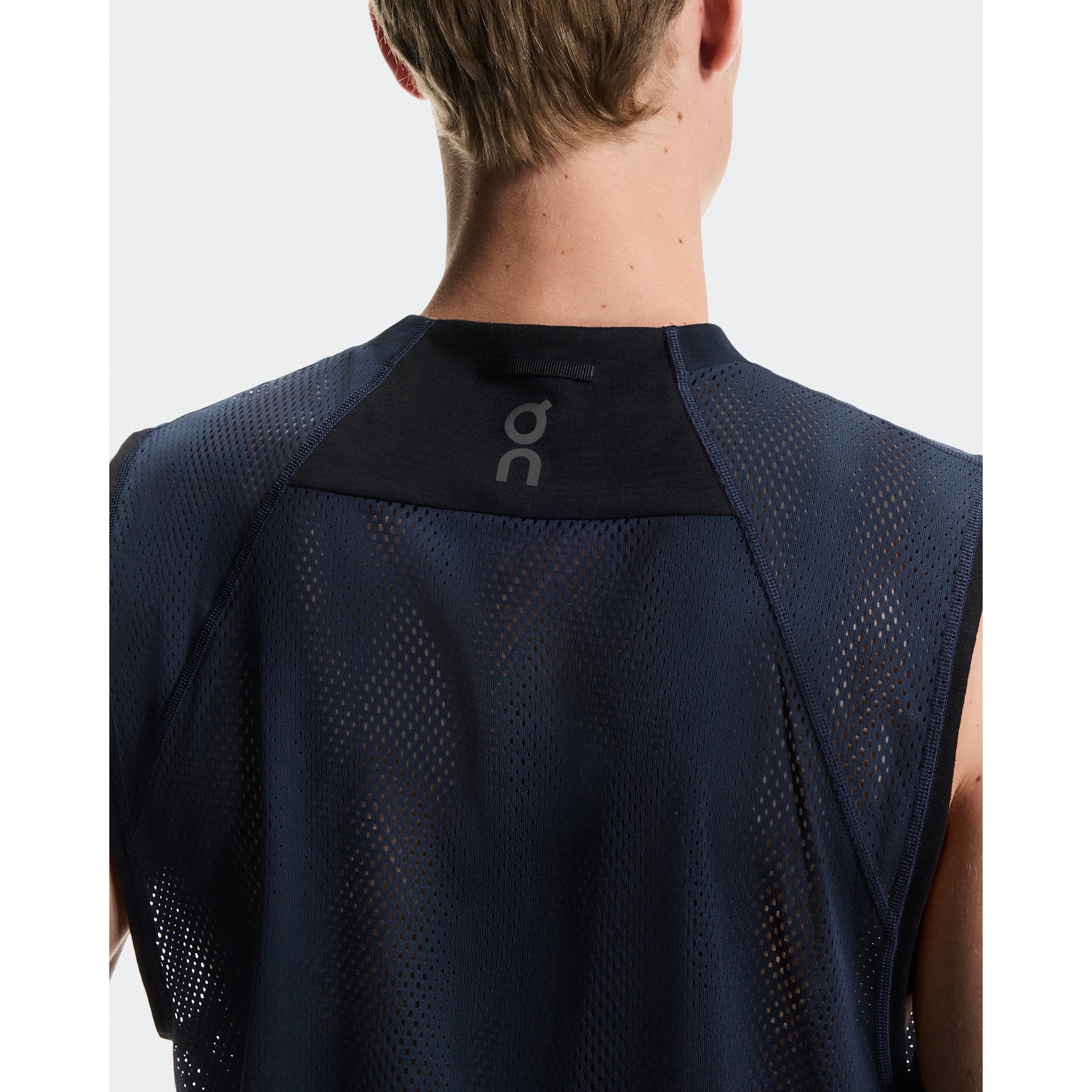 On Train Volt Tank Navy