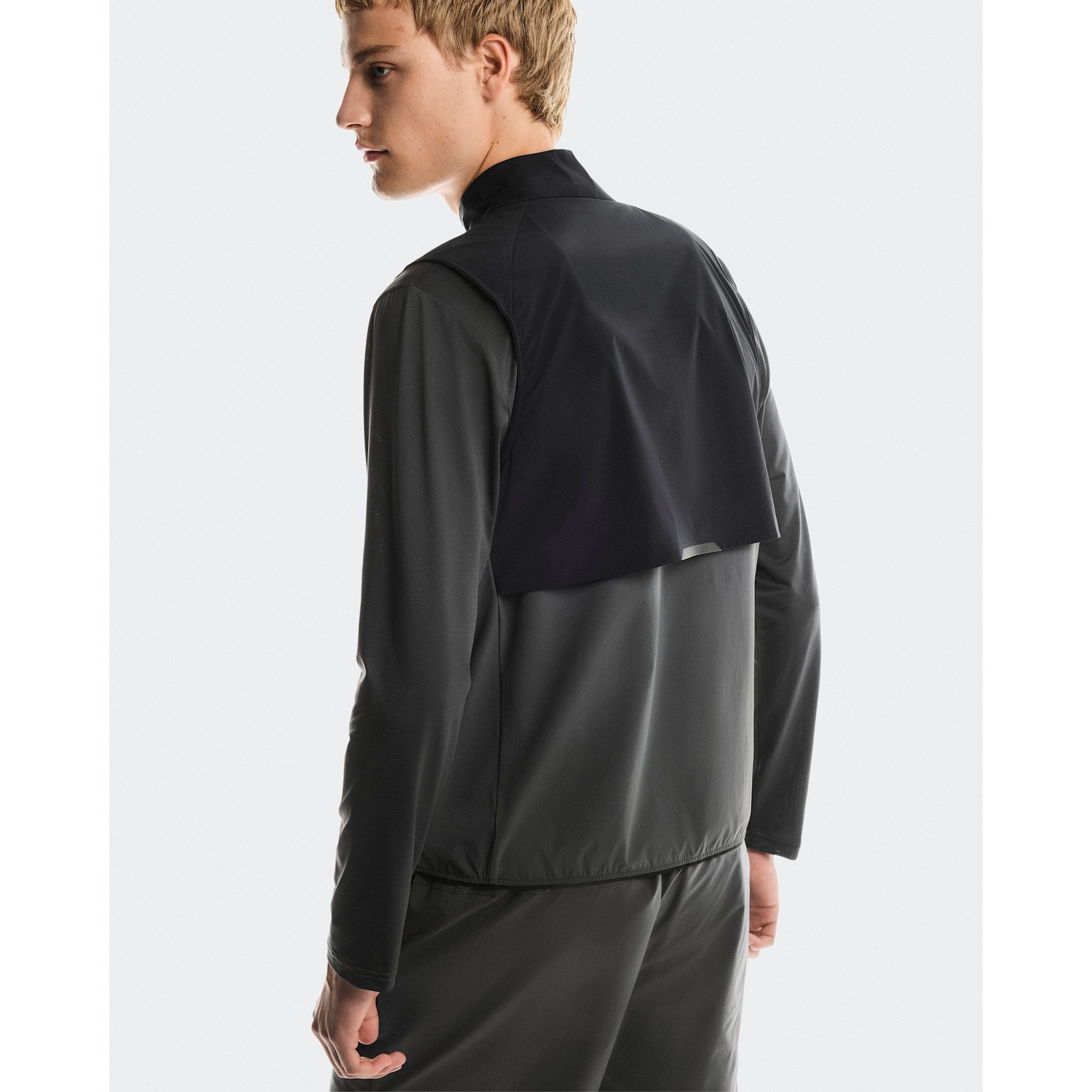 On Weather Vest Black | Eclipse