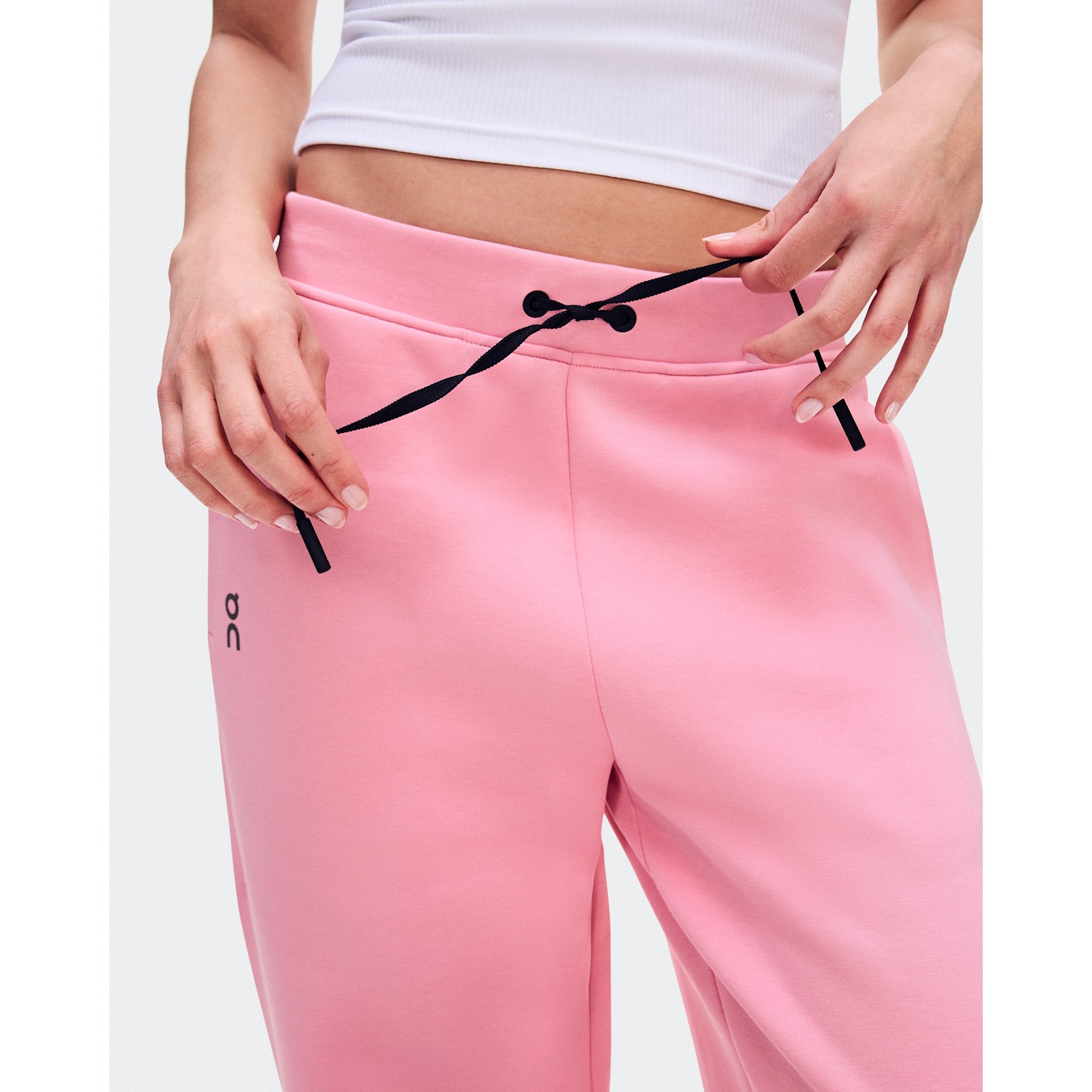 On Focus Tech Sweatpants Magnolia