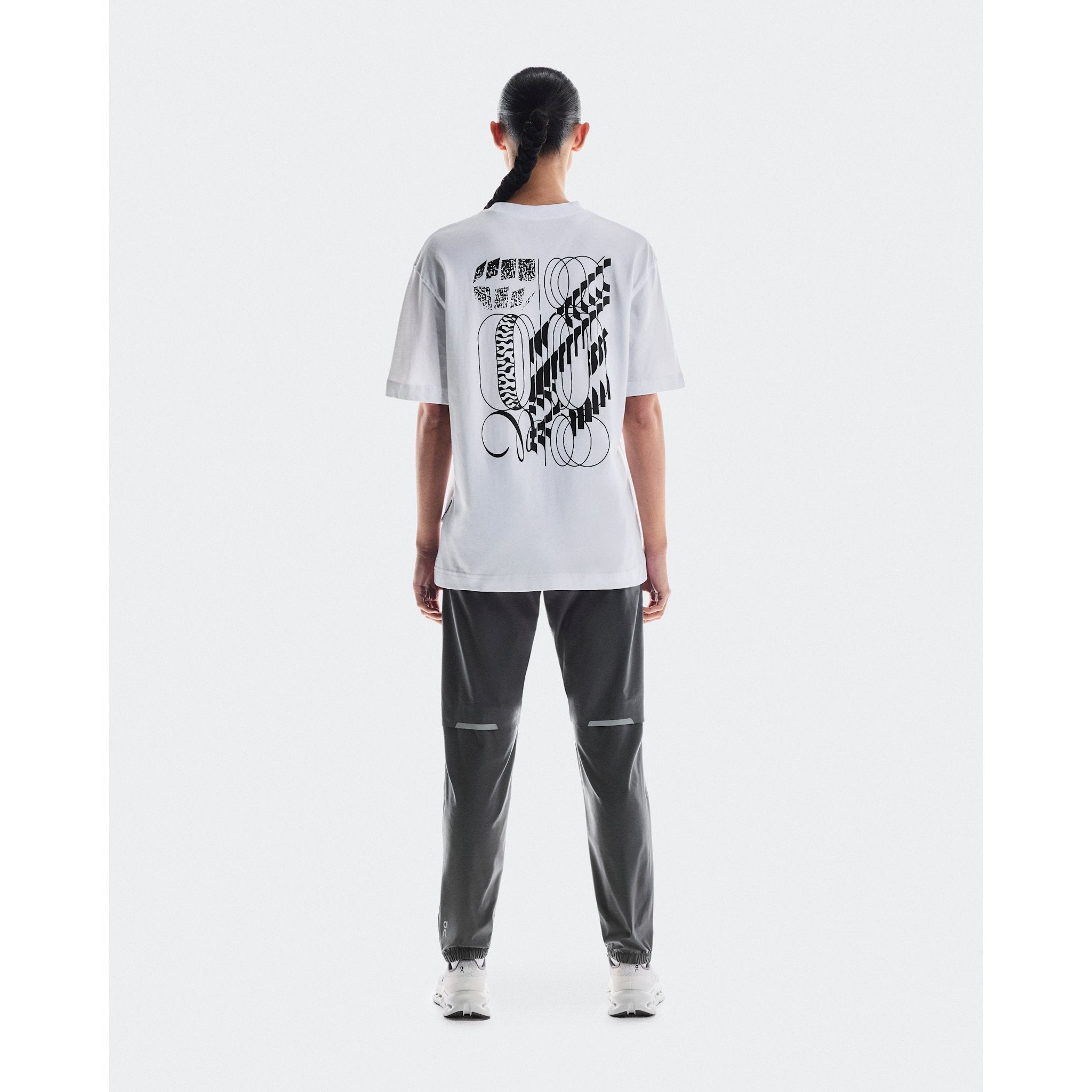 On Club-T Graphic White | Black