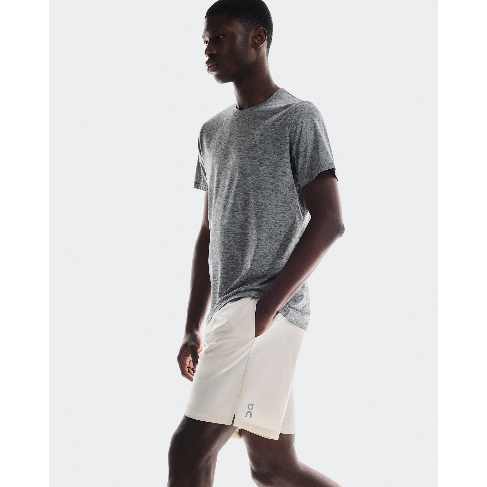 On 7" Core Shorts Sand
