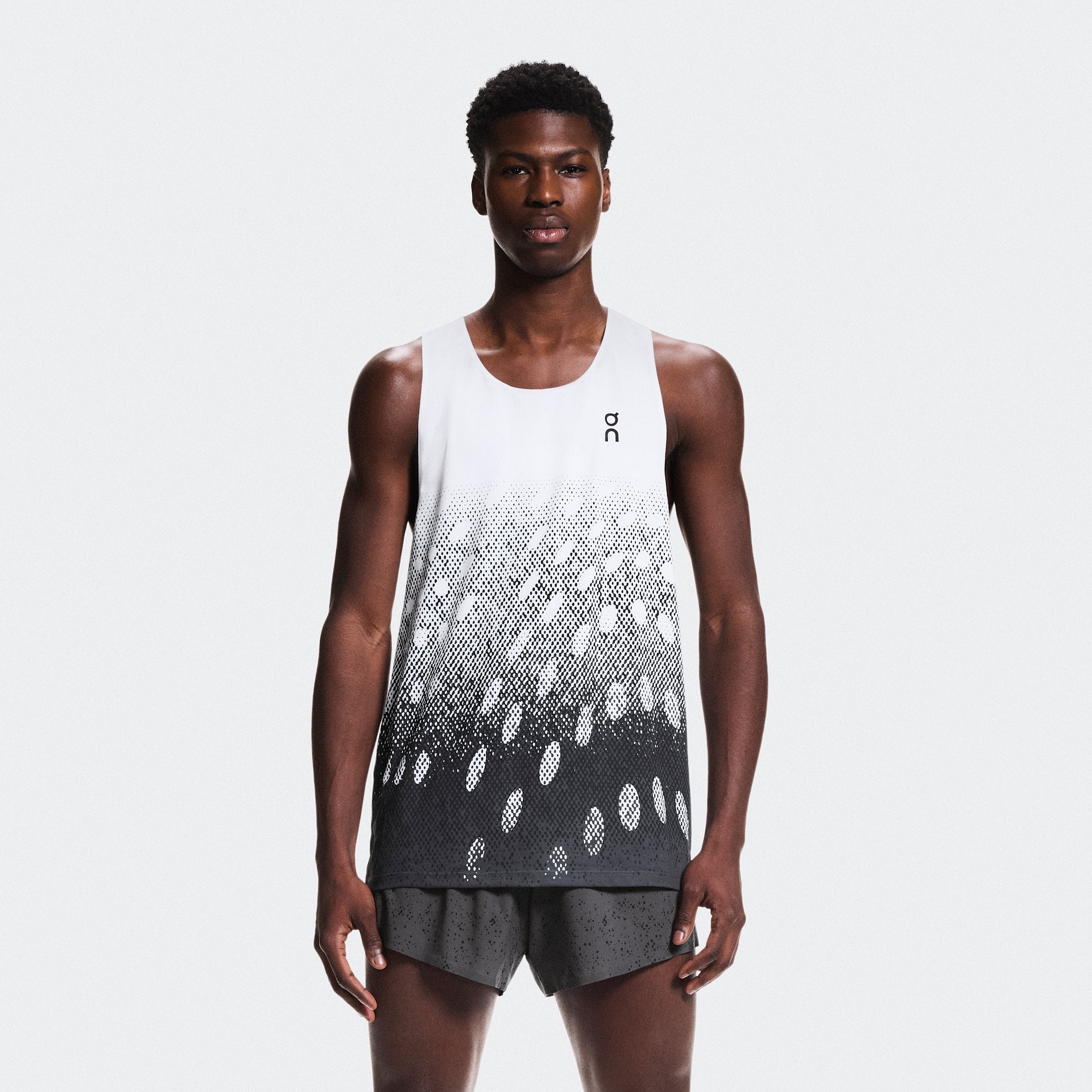 On Zero Singlet White | Iron