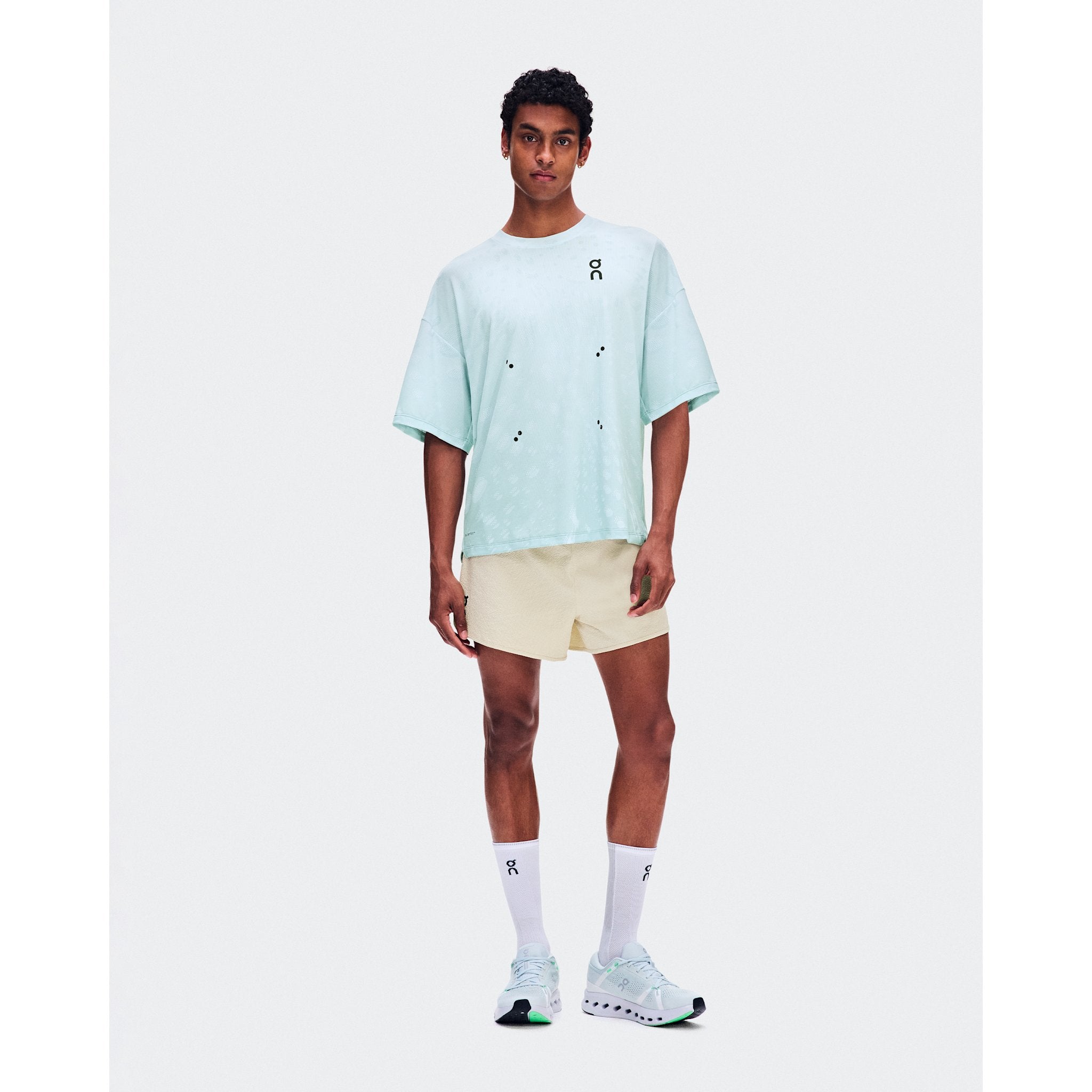 On Performance Volt Shorts Hare
