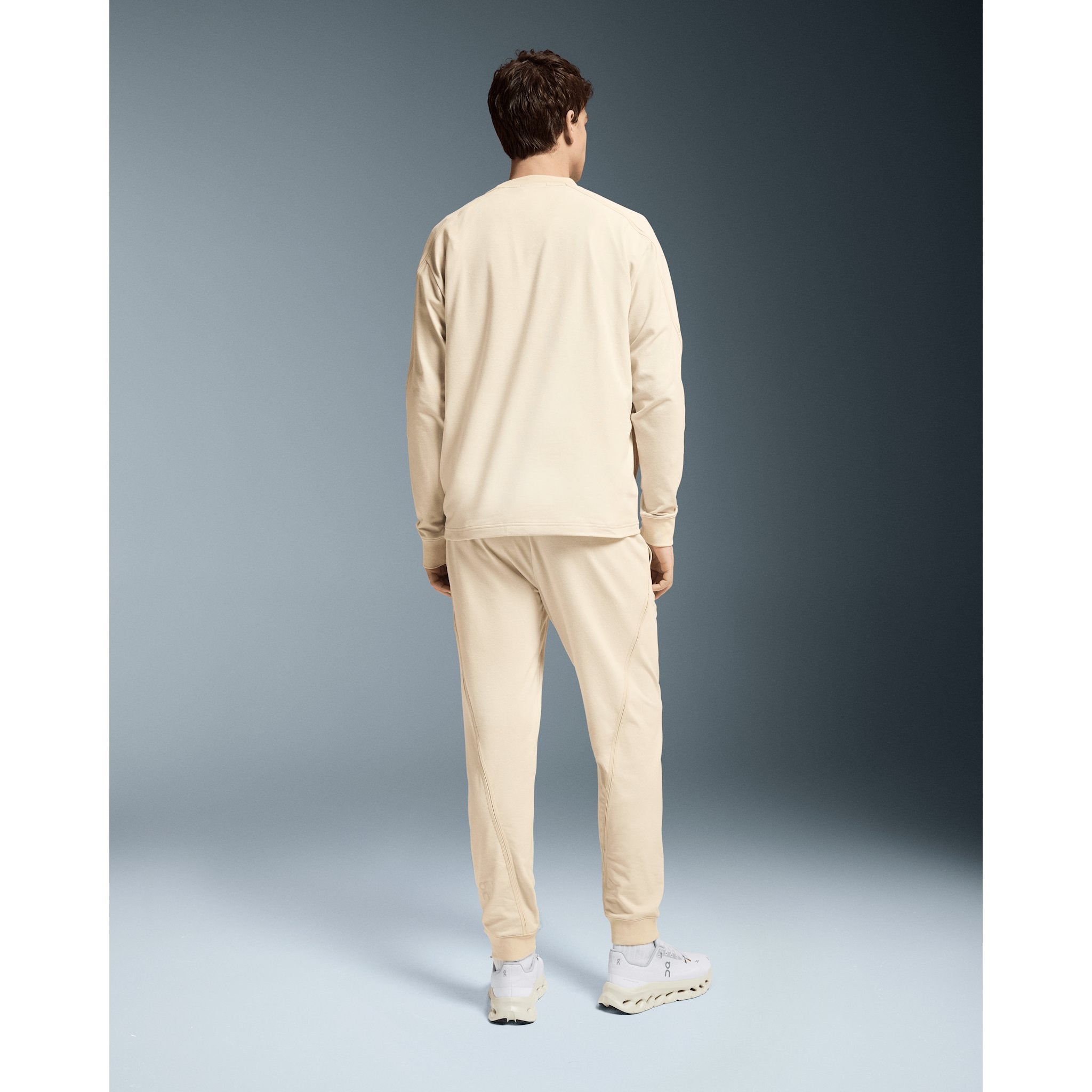 On Movement Joggers Sand