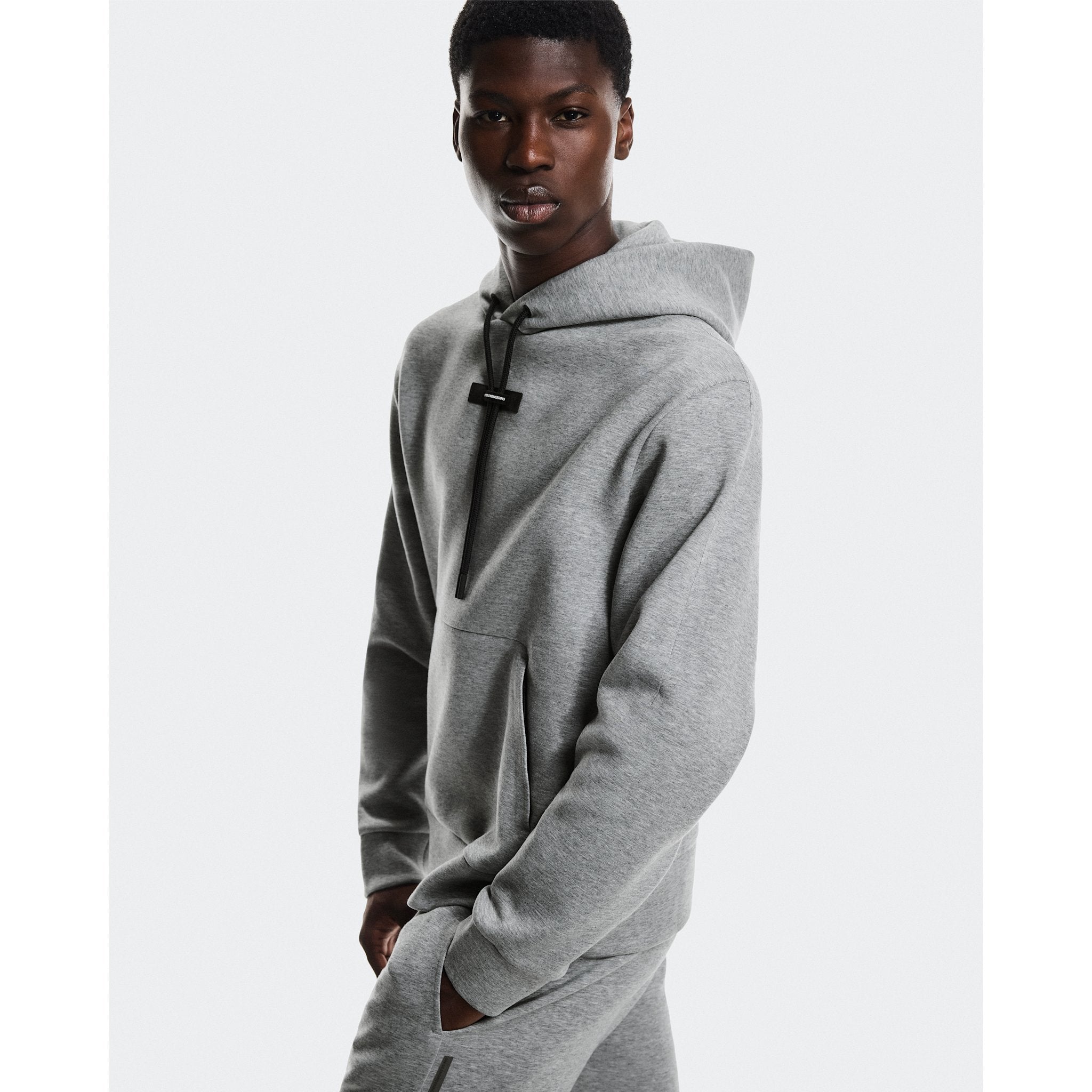 On Focus Tech Hoodie Basalt